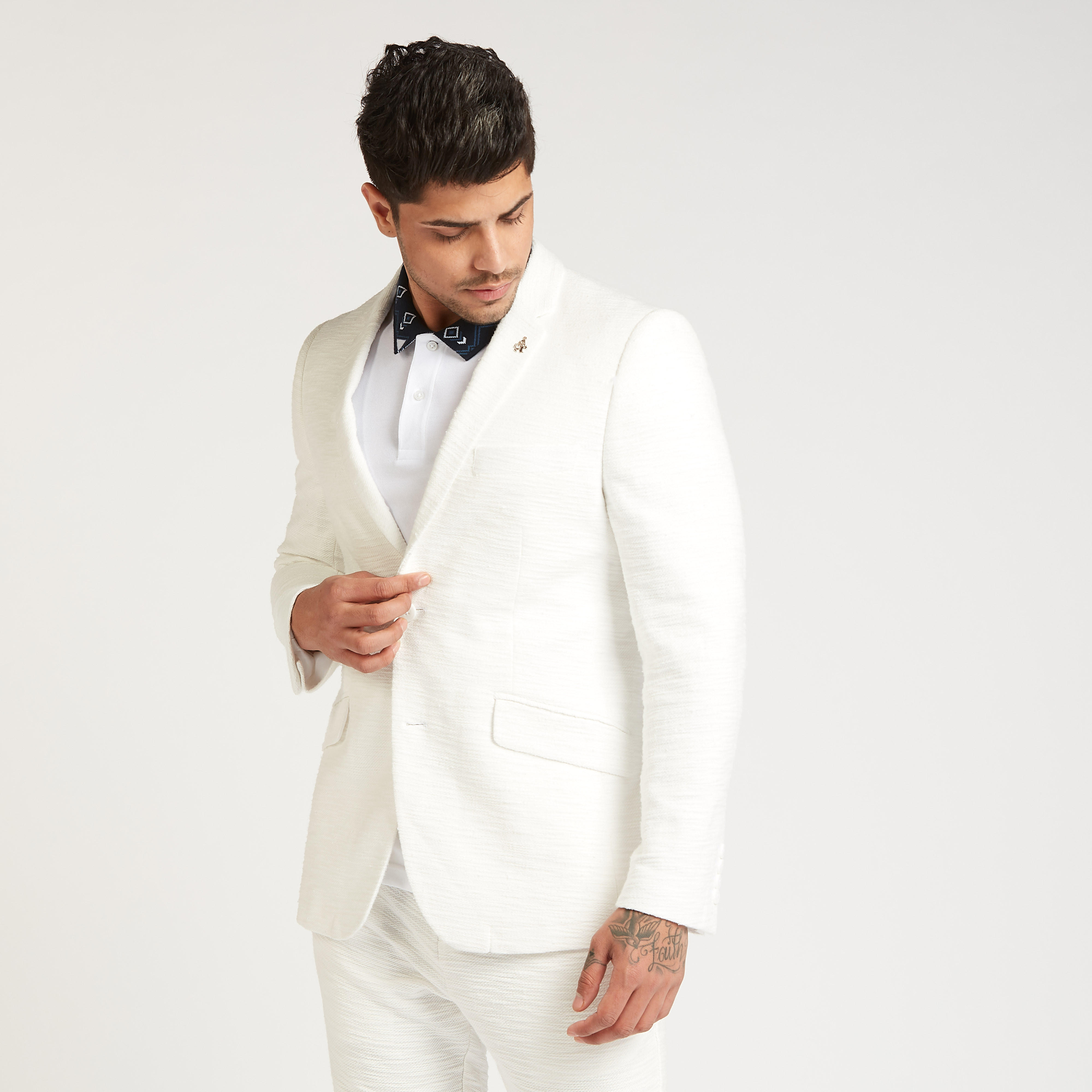 جاكيت بليزر بارز الملمس بأكمام طويلة وياقة بطيّة من آيكونيك-men-winterwear-jacketsandblazers-image-1