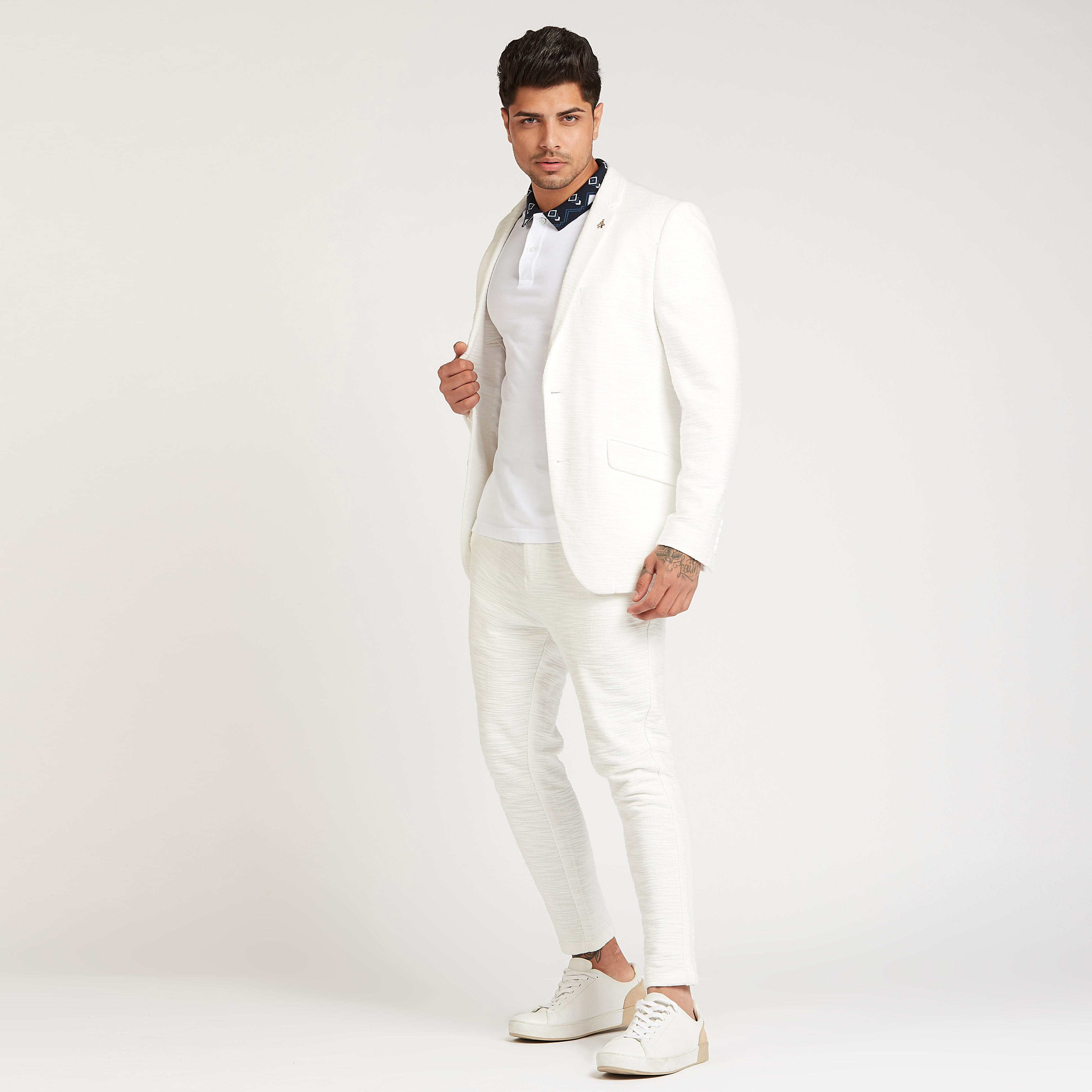 جاكيت بليزر بارز الملمس بأكمام طويلة وياقة بطيّة من آيكونيك-men-winterwear-jacketsandblazers-image-2