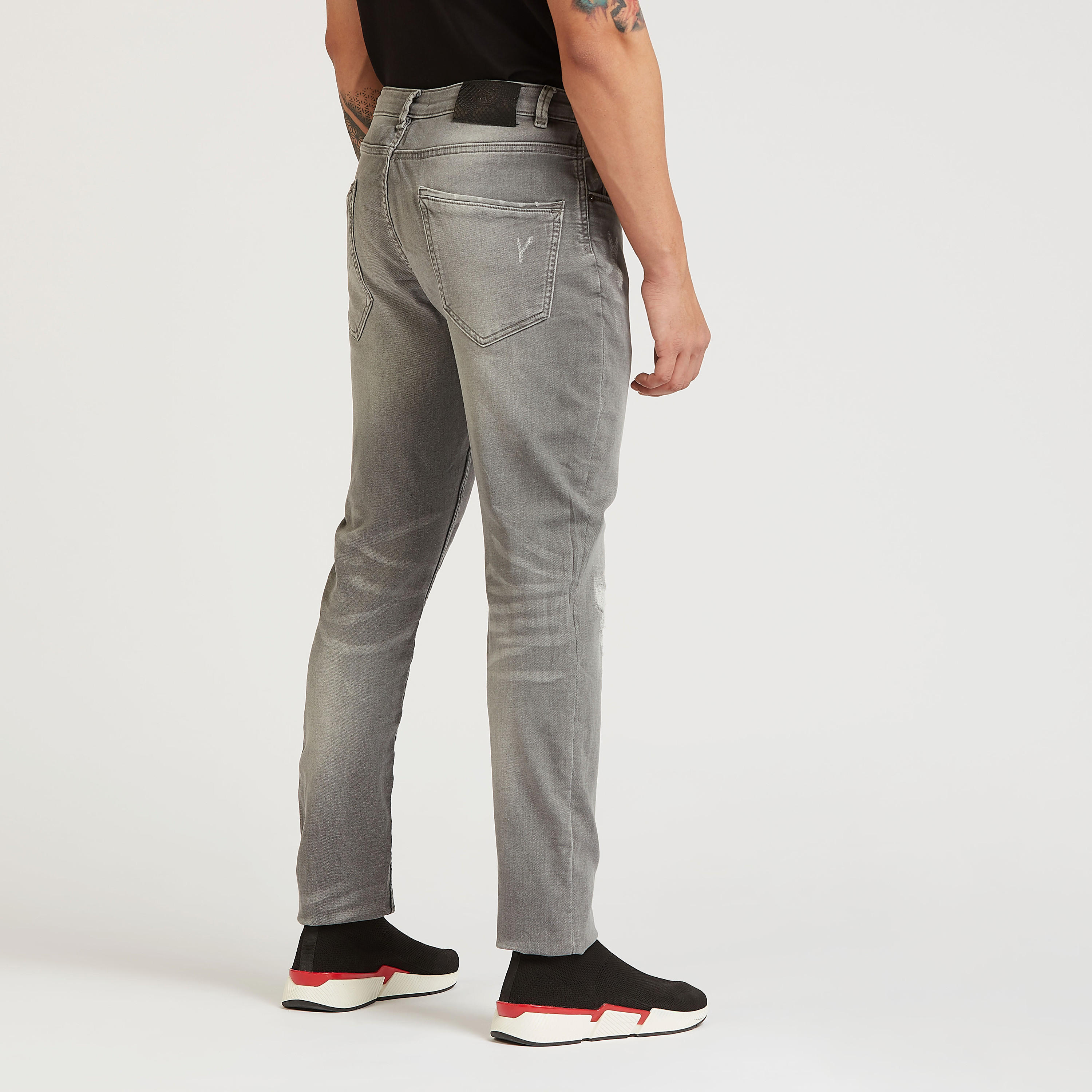 بنطلون جينز ممزّق بقصّة سليم وخصر متوسط الارتفاع وجيوب من آيكونيك-men-clothing-bottoms-jeans-image-5