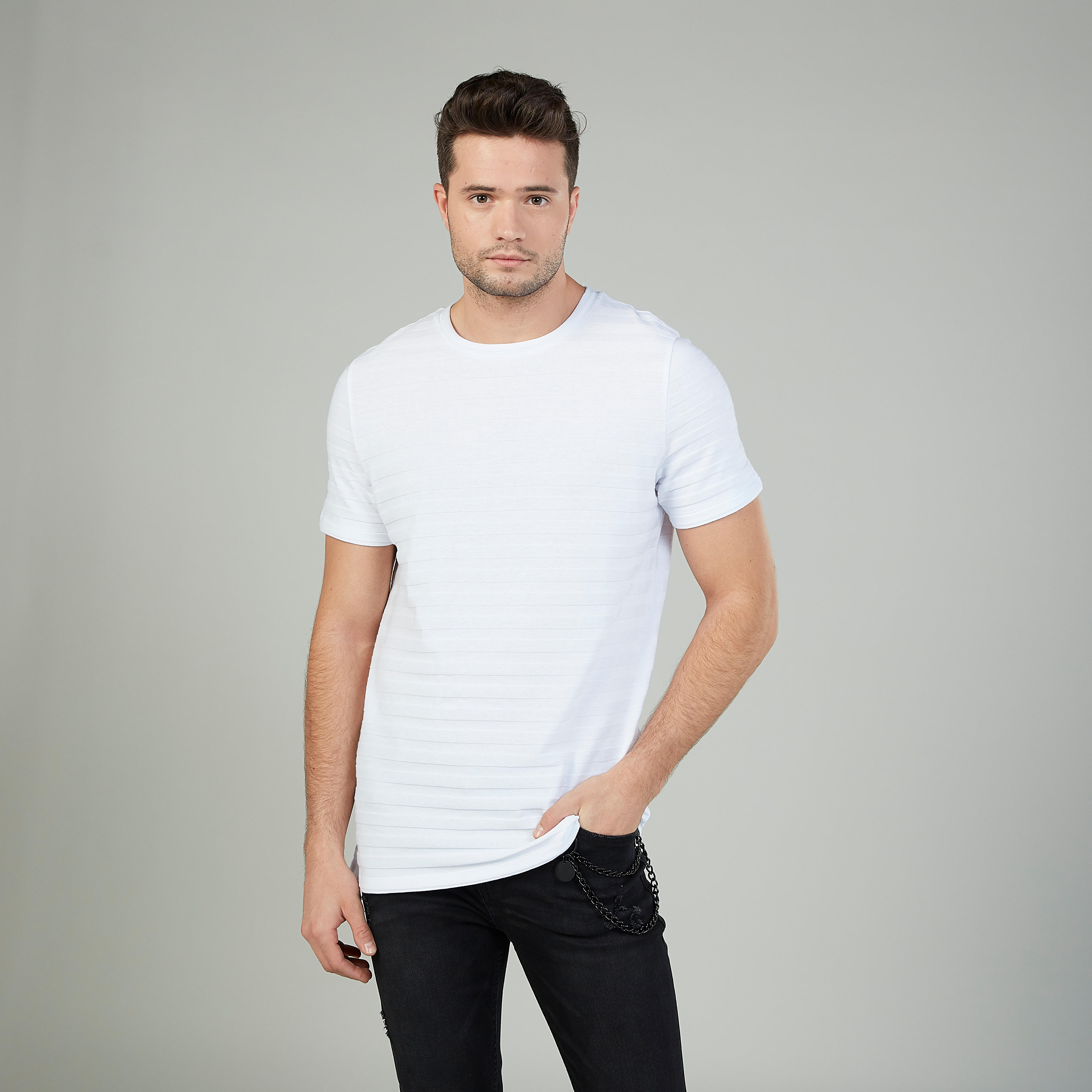 تيشيرت سليم بارز الملمس بياقة مستديرة وأكمام قصيرة من آيكونيك-men-clothing-tshirtsandpolos-tshirts-image-1
