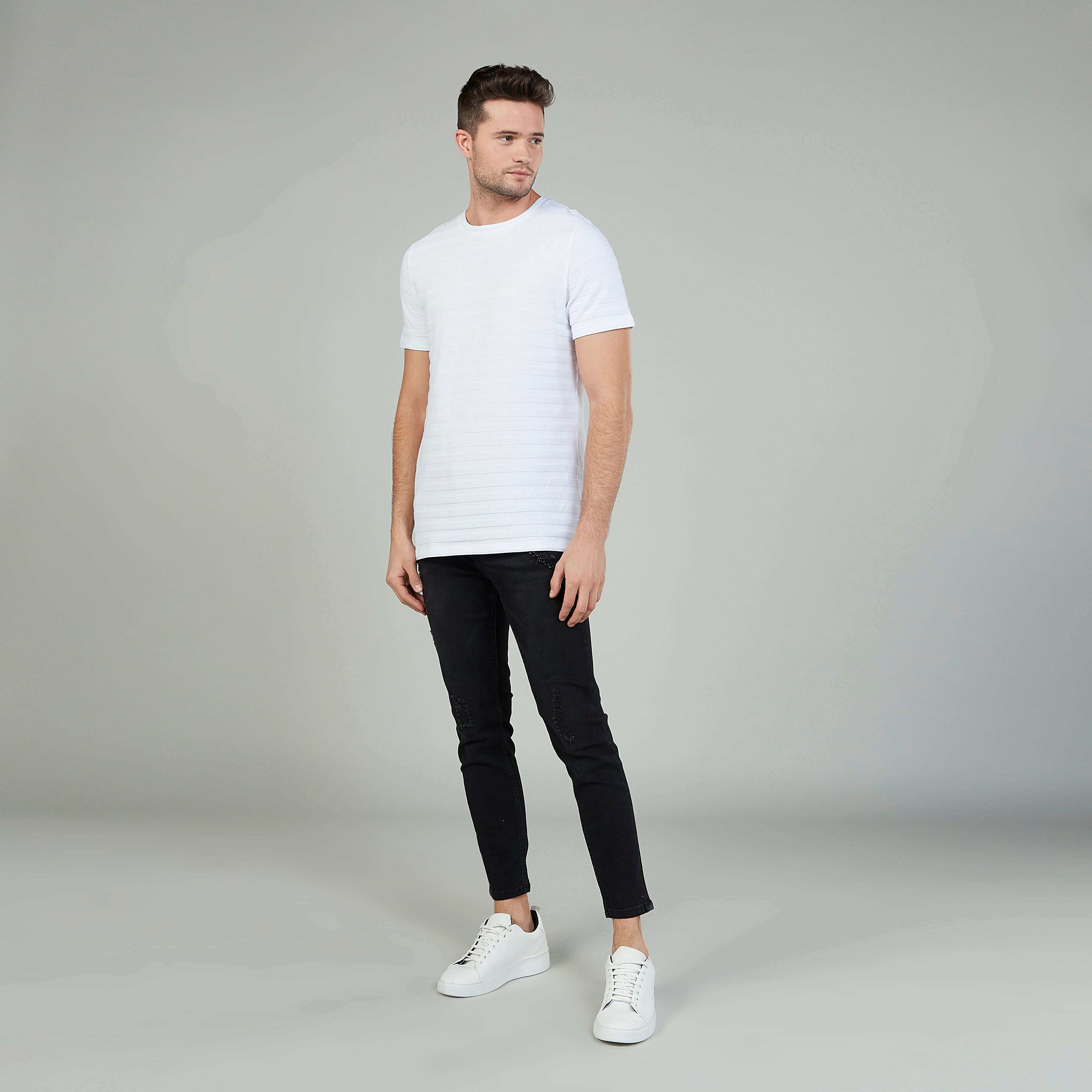تيشيرت سليم بارز الملمس بياقة مستديرة وأكمام قصيرة من آيكونيك-men-clothing-tshirtsandpolos-tshirts-image-2