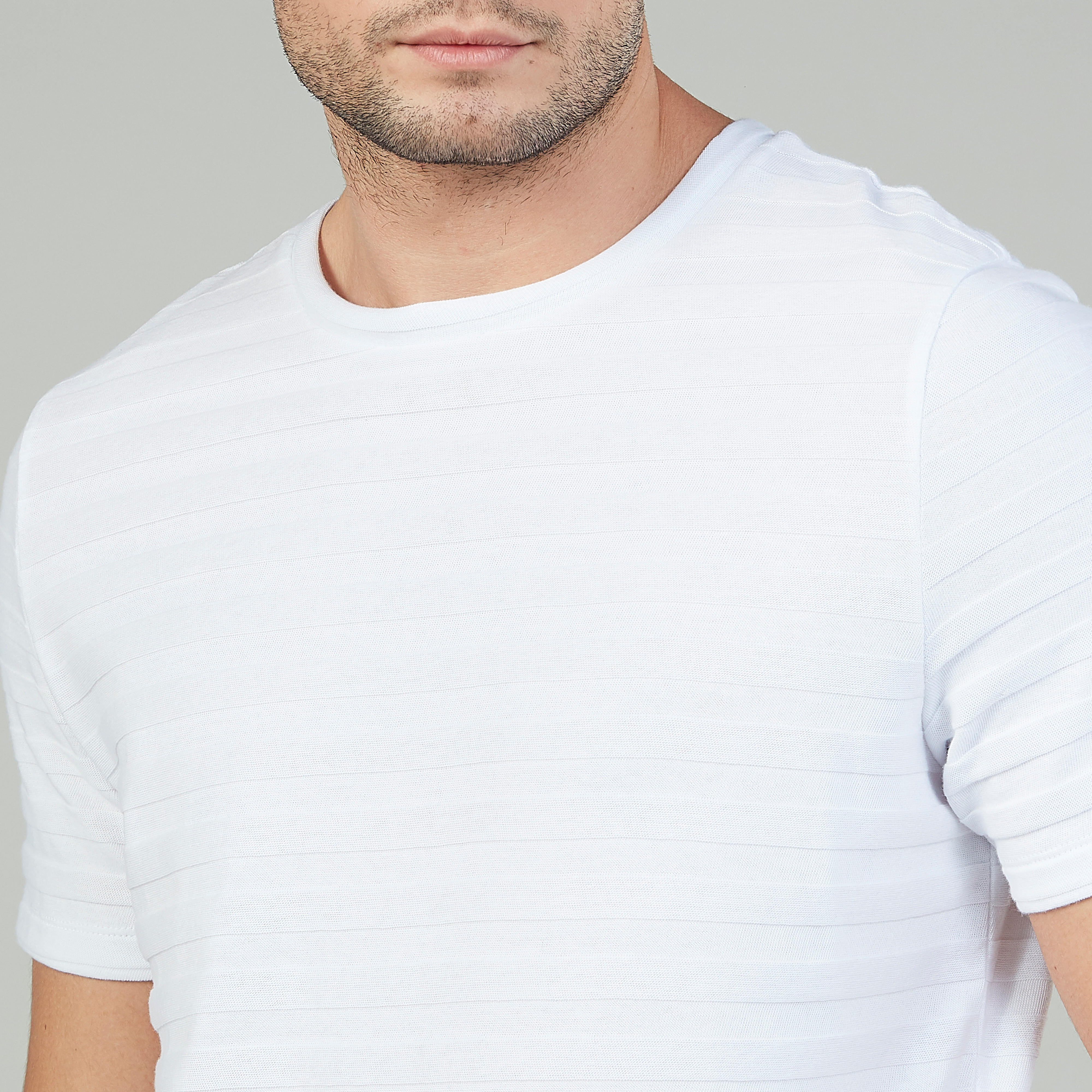 تيشيرت سليم بارز الملمس بياقة مستديرة وأكمام قصيرة من آيكونيك-men-clothing-tshirtsandpolos-tshirts-image-3