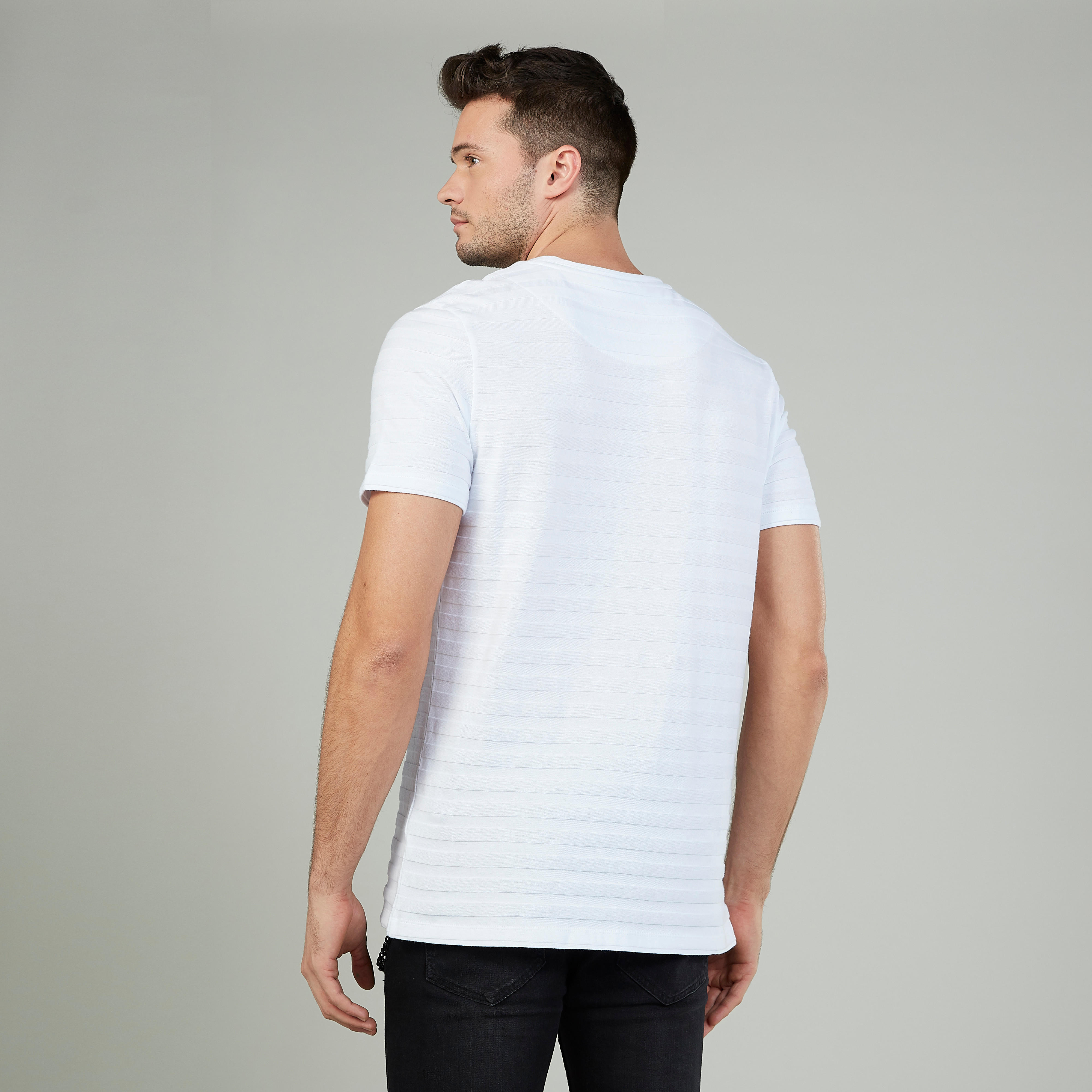 تيشيرت سليم بارز الملمس بياقة مستديرة وأكمام قصيرة من آيكونيك-men-clothing-tshirtsandpolos-tshirts-image-4
