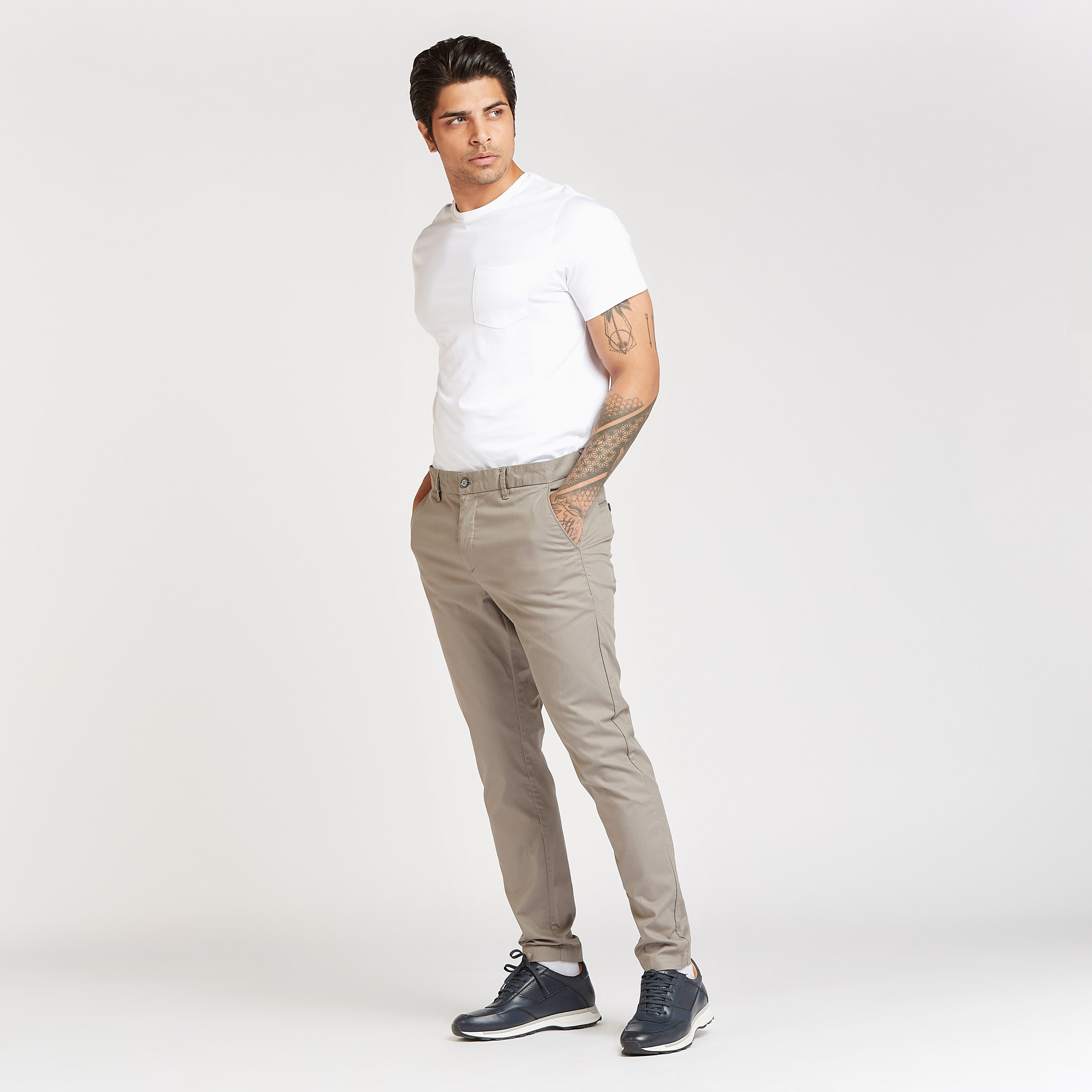 Iconic Slim Fit Solid Mid-Rise Trousers with Pocket Detail-men-clothing-bottoms-trousersandchinos-trousers-image-2