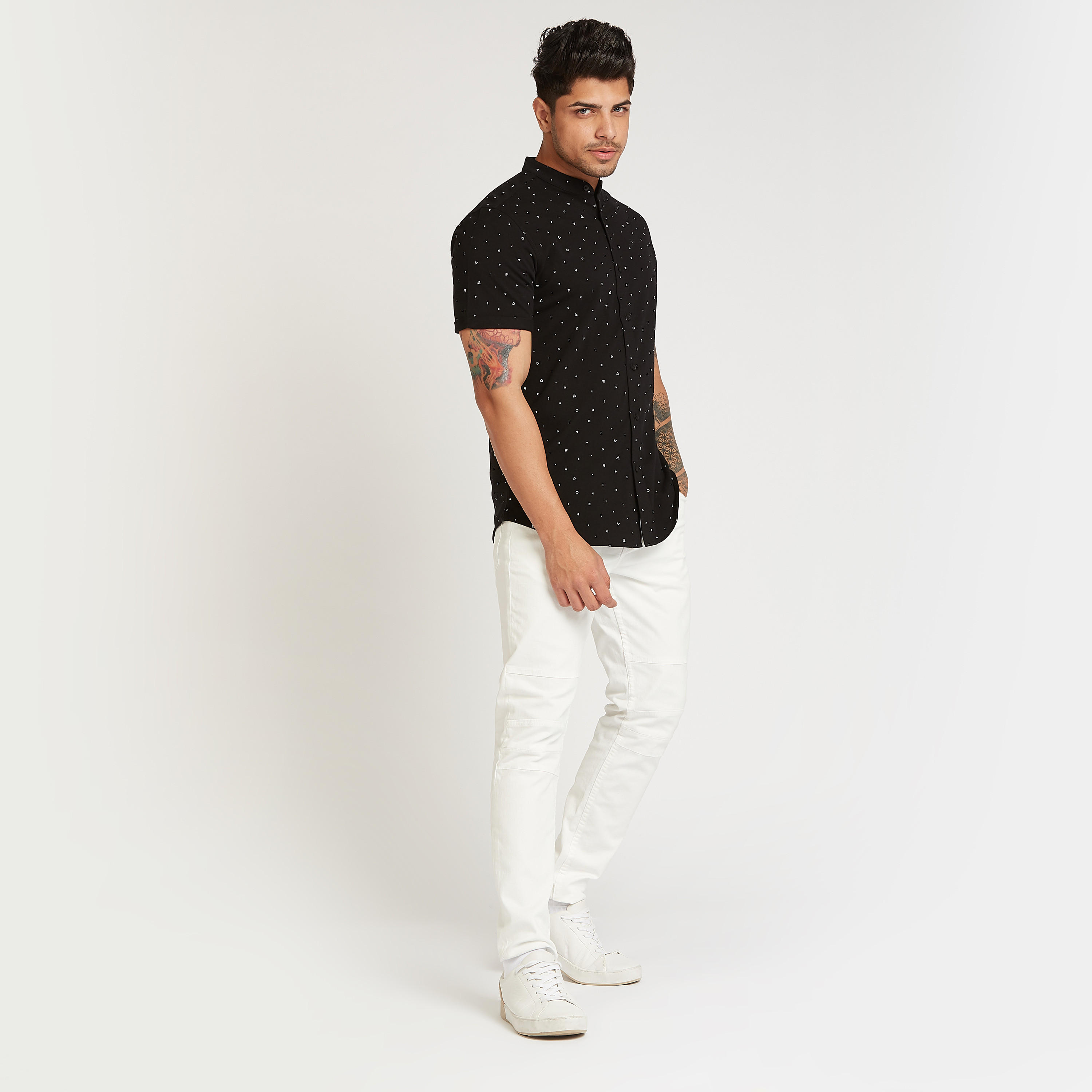 قميص سليم بياقة ماندارين وأكمام قصيرة و طبعات من آيكونيك-men-clothing-shirts-image-2