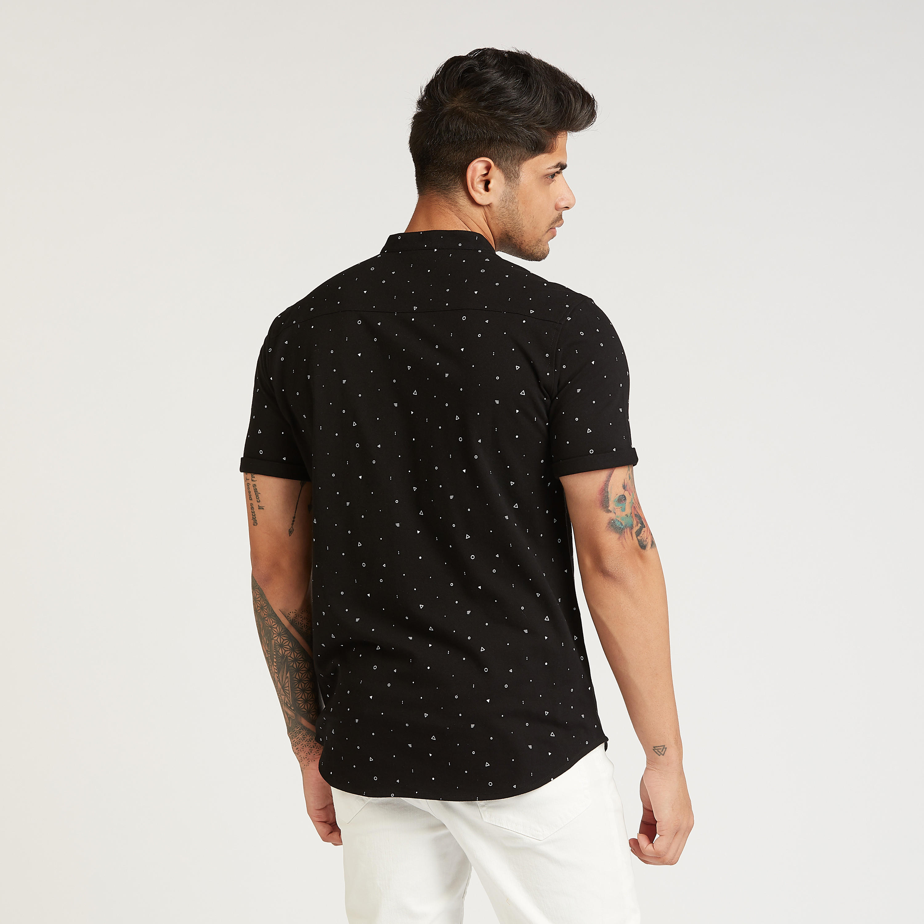 قميص سليم بياقة ماندارين وأكمام قصيرة و طبعات من آيكونيك-men-clothing-shirts-image-4