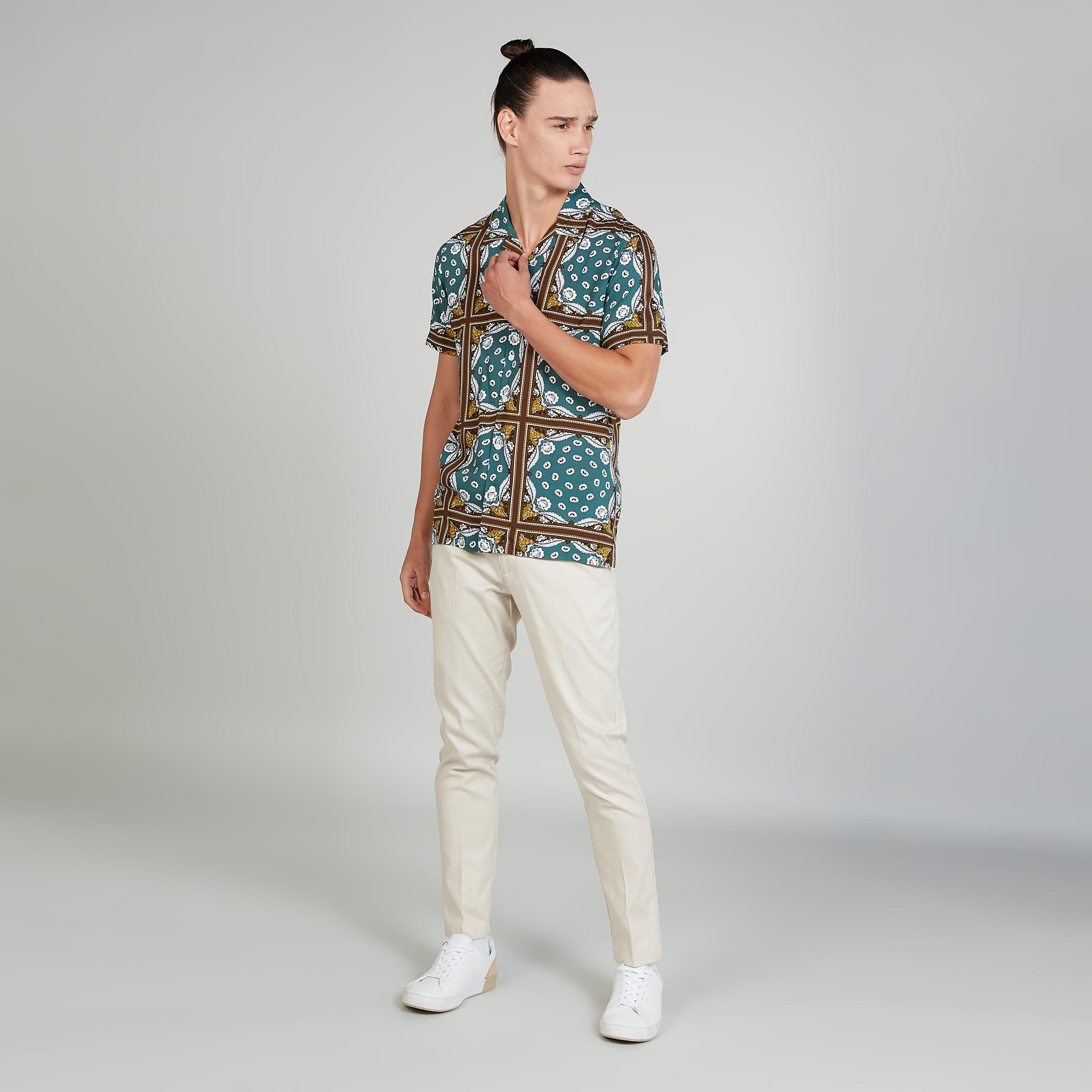 قميص سليم بياقة عاديّة وأكمام قصيرة و طبعات من آيكونيك-men-clothing-shirts-image-2