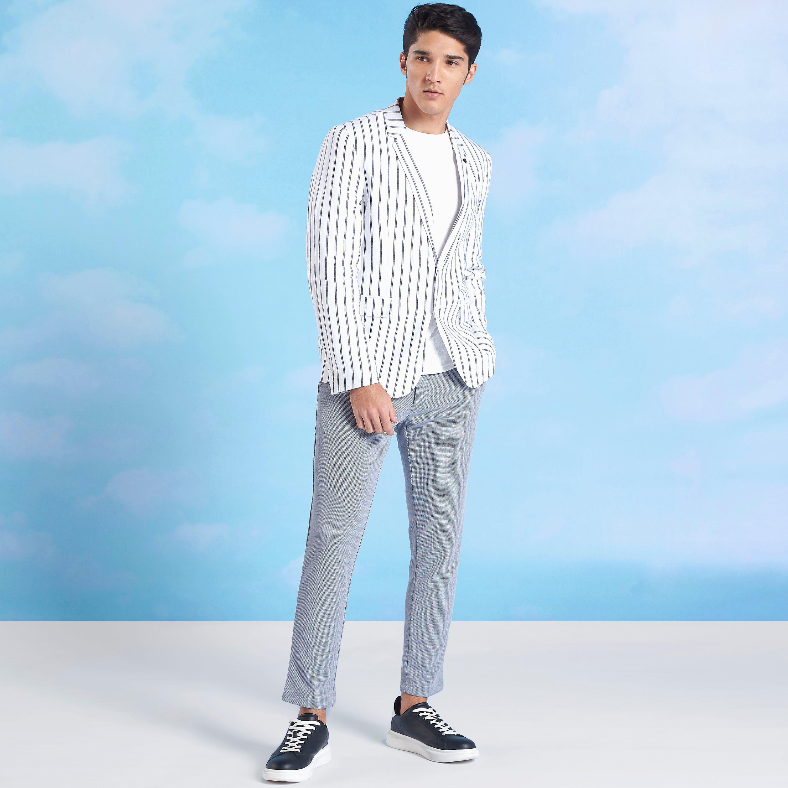 Iconic Striped Linen Blazer with Notched Lapel and Long Sleeves-men-winterwear-jacketsandblazers-image-2