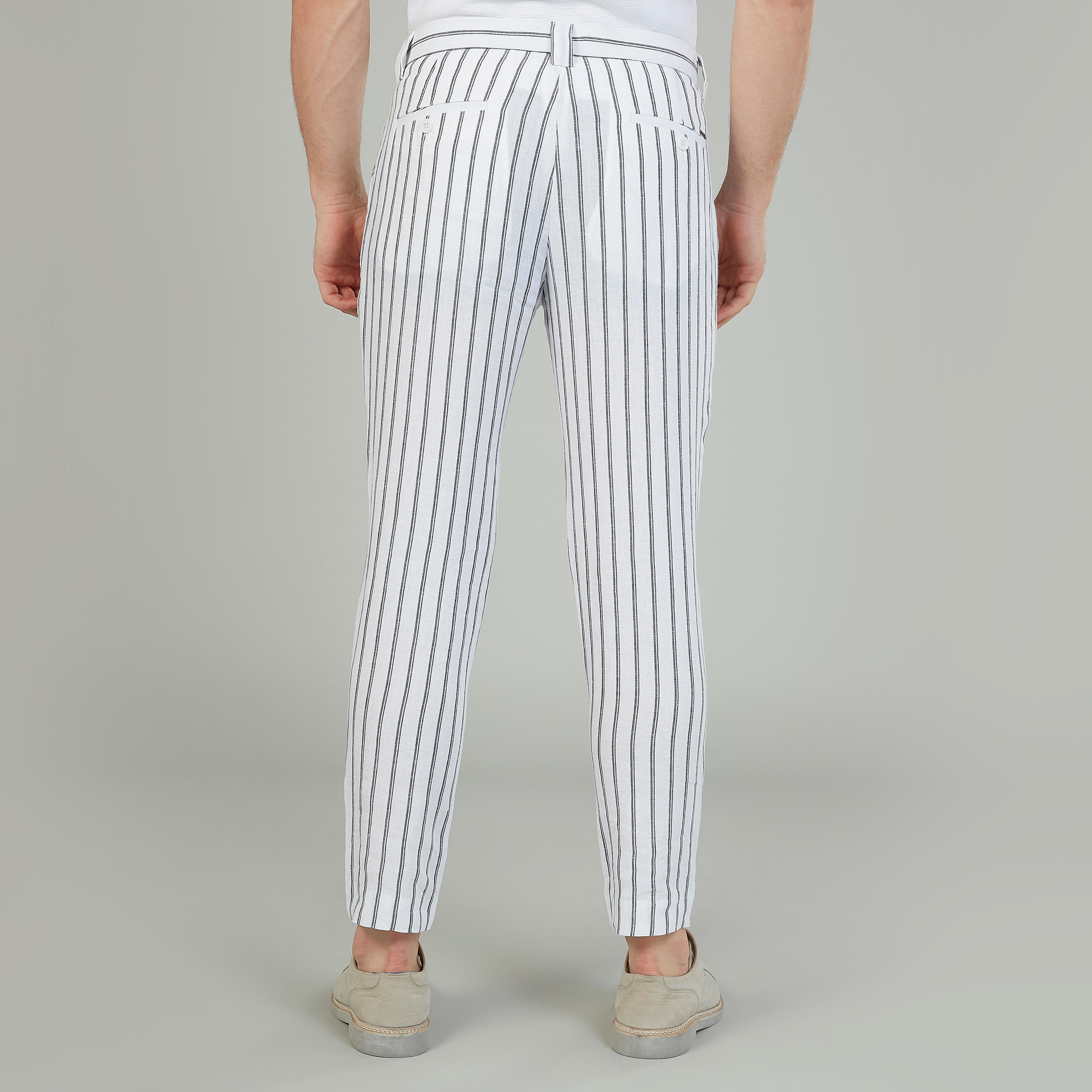 بنطلون كتّان مقلّم بقصّة سليم وخصر متوسط الارتفاع وتفاصيل جيب-men-clothing-bottoms-trousersandchinos-trousers-image-4
