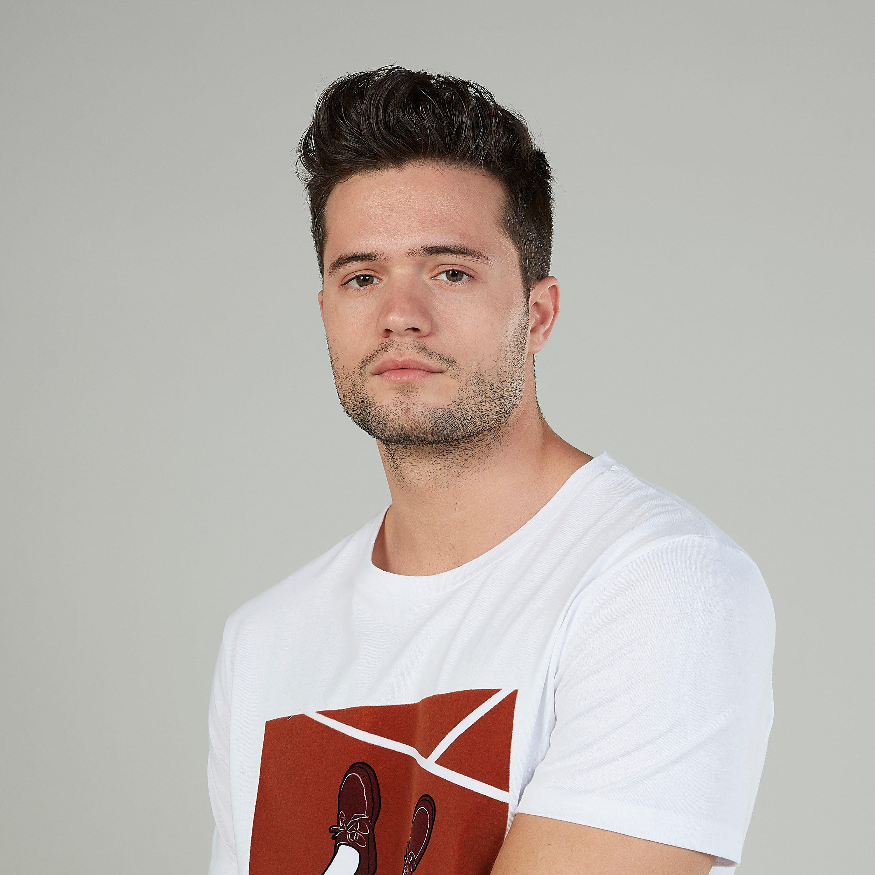 تيشيرت سليم بياقة مستديرة وأكمام قصيرة وطبعات من آيكونيك-men-clothing-tshirtsandpolos-tshirts-image-3