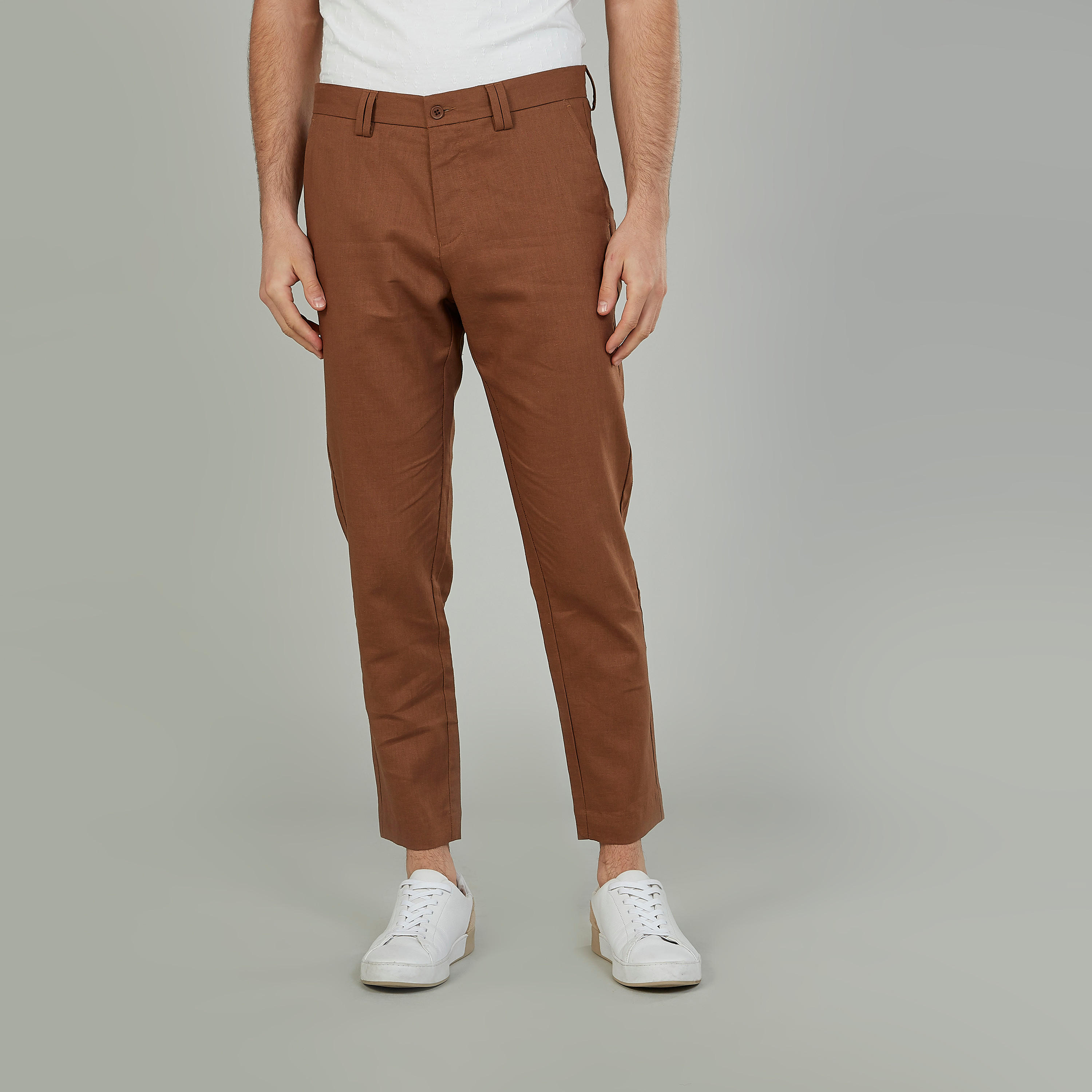بنطلون كتّان بقصّة سليم وخصر متوسط الارتفاع وتفاصيل جيوب من آيكونيك-men-clothing-bottoms-trousersandchinos-trousers-image-1