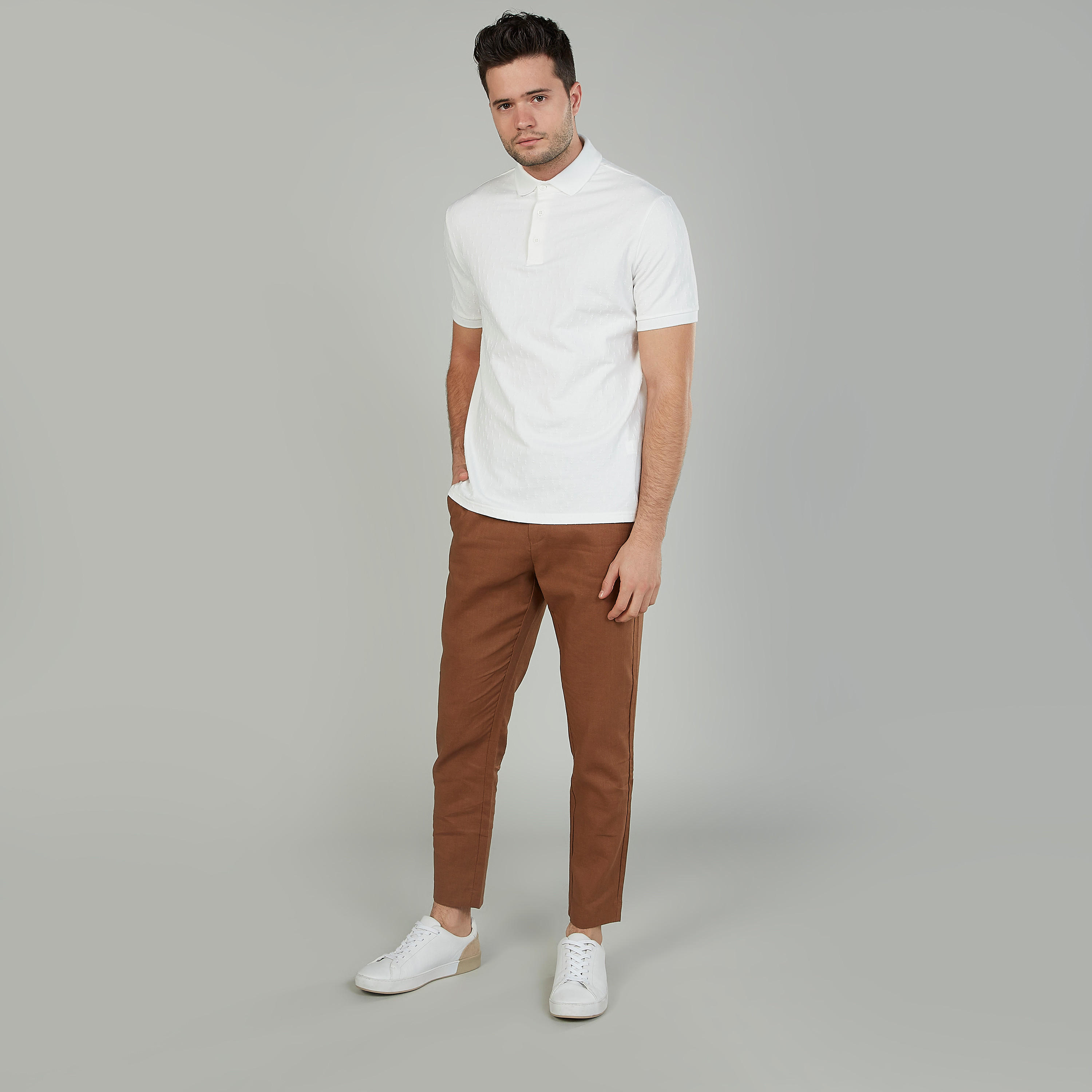 بنطلون كتّان بقصّة سليم وخصر متوسط الارتفاع وتفاصيل جيوب من آيكونيك-men-clothing-bottoms-trousersandchinos-trousers-image-2