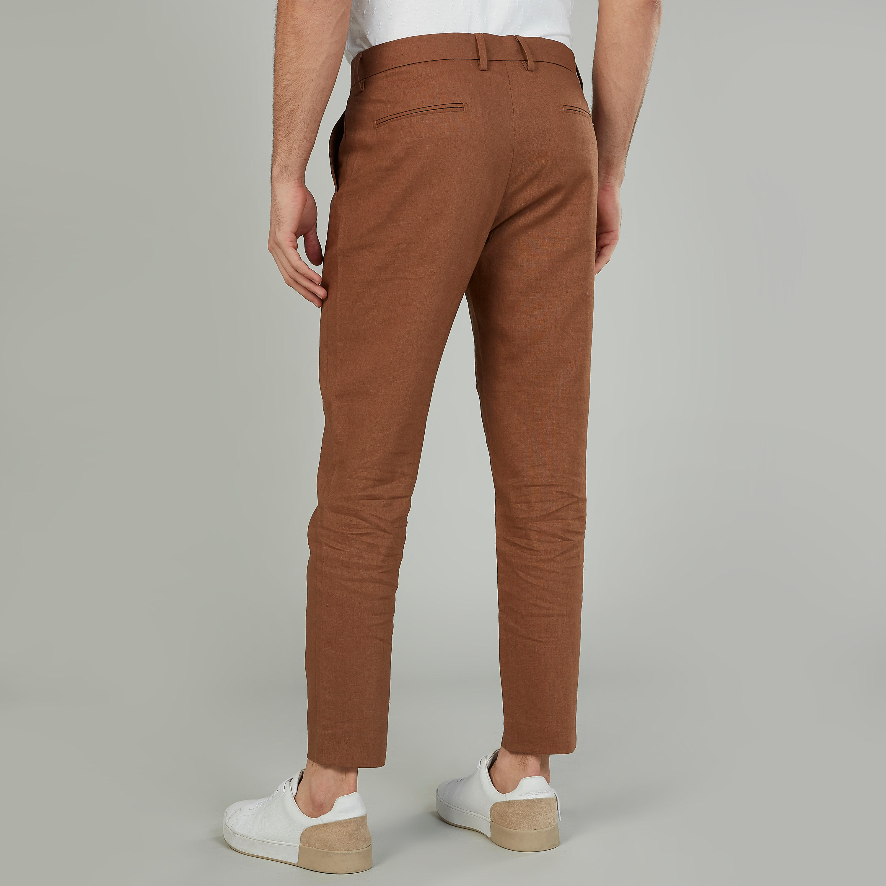 بنطلون كتّان بقصّة سليم وخصر متوسط الارتفاع وتفاصيل جيوب من آيكونيك-men-clothing-bottoms-trousersandchinos-trousers-image-4