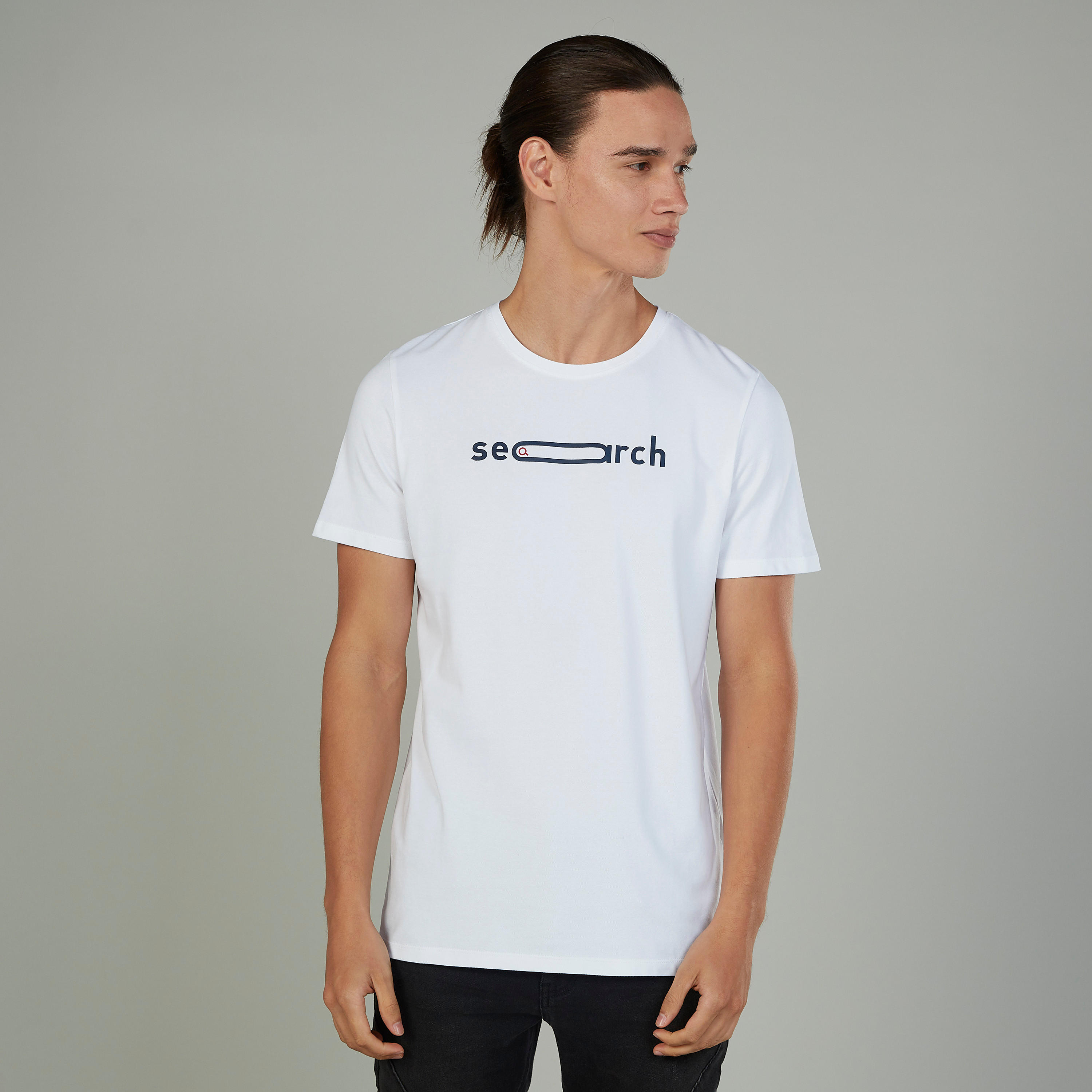 تيشيرت سليم بياقة ضيّقة وأكمام قصيرة وطبعات-men-clothing-tshirtsandpolos-tshirts-image-1