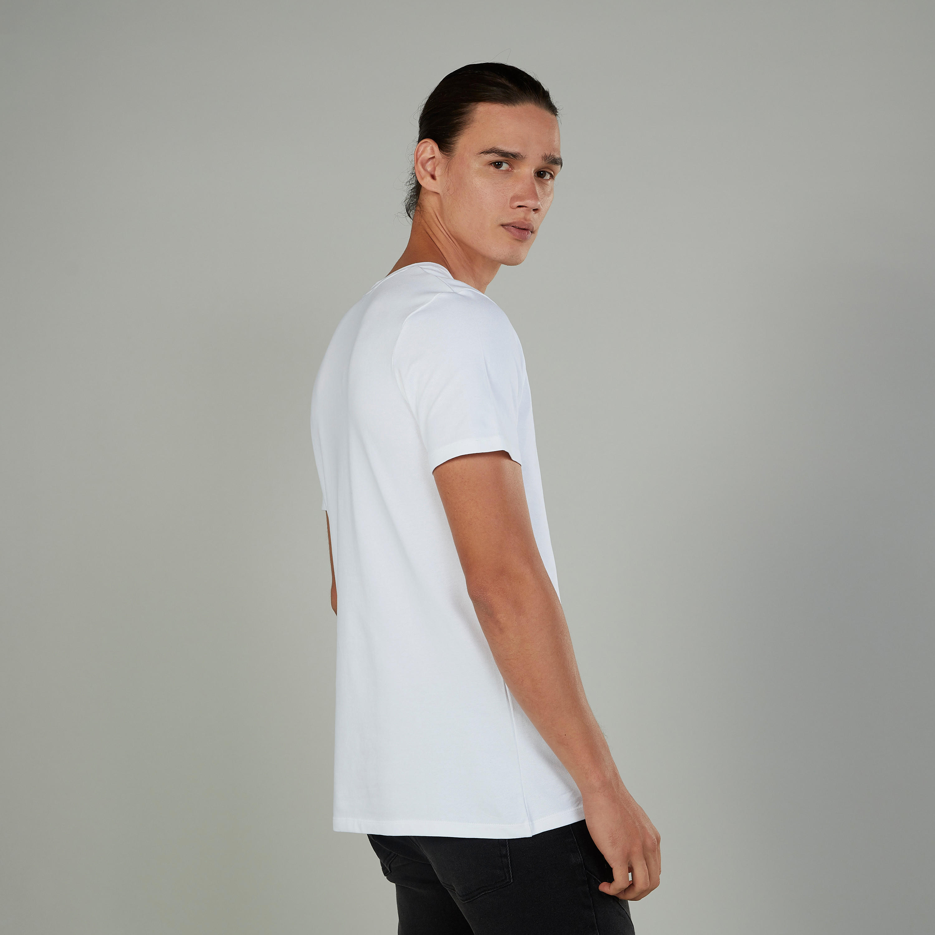 تيشيرت سليم بياقة ضيّقة وأكمام قصيرة وطبعات-men-clothing-tshirtsandpolos-tshirts-image-4