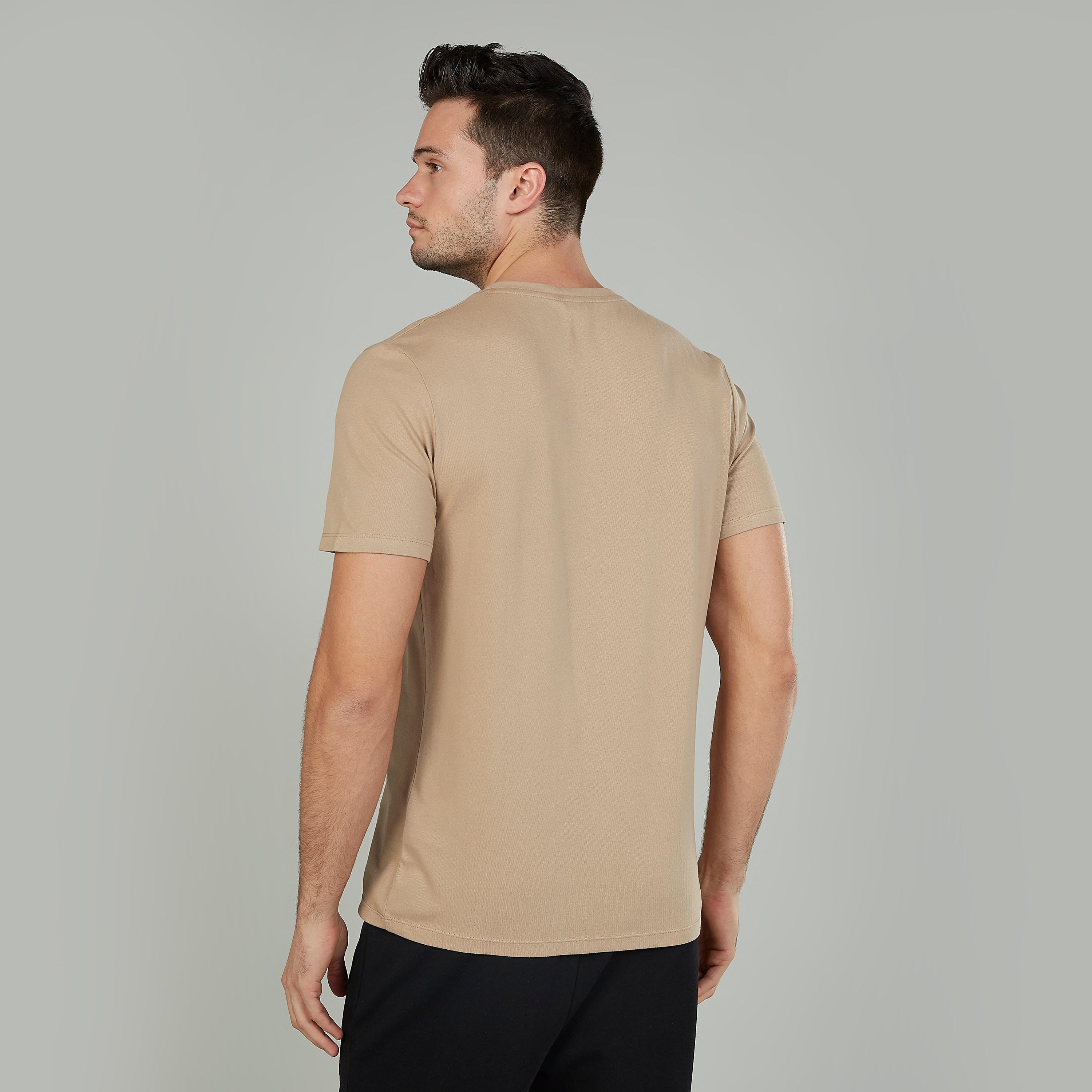 تيشيرت سليم بياقة ضيّقة وأكمام قصيرة وطبعات-men-clothing-tshirtsandpolos-tshirts-image-4
