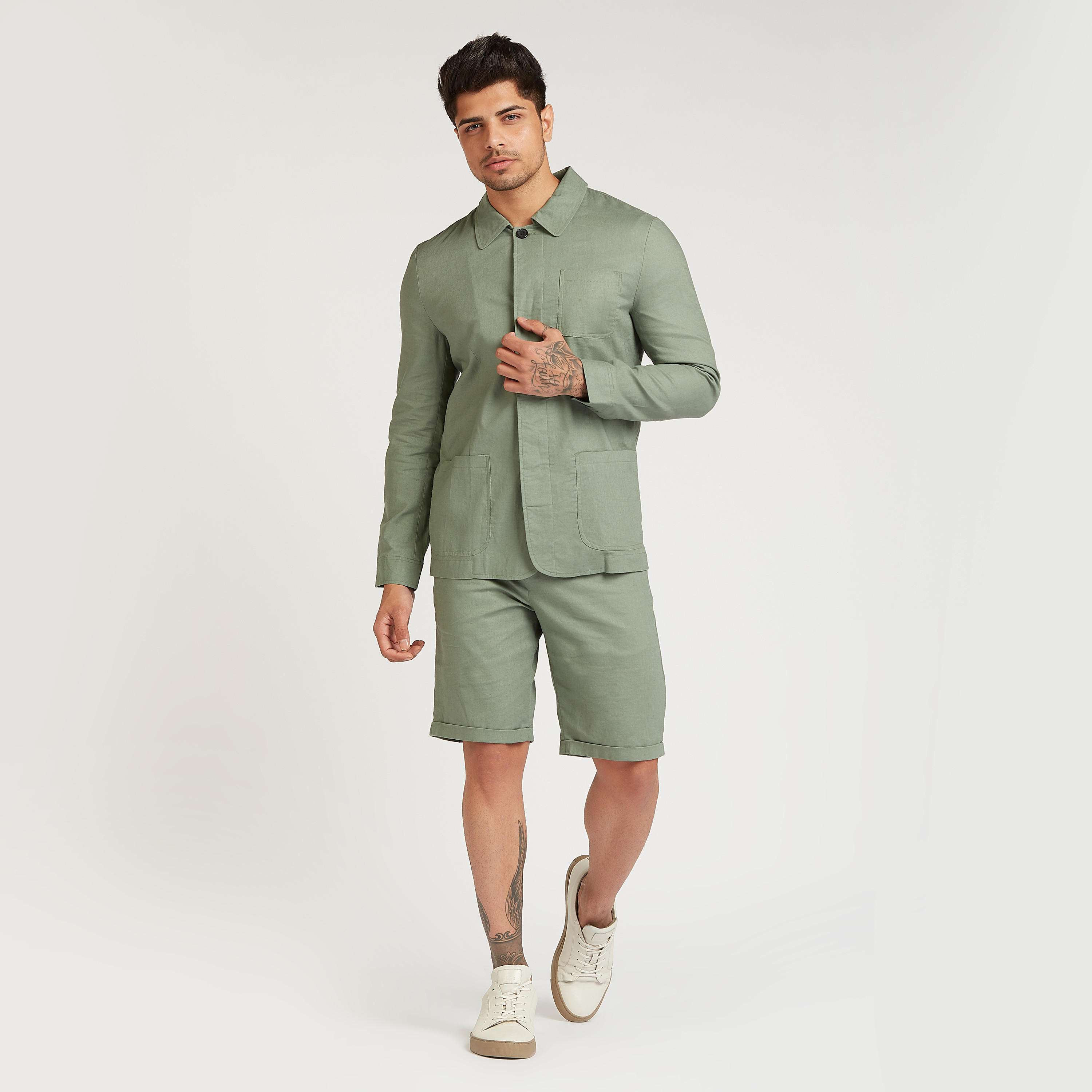 شورت كتّان بقصّة سليم وخصر متوسط الارتفاع وتفاصيل جيوب من آيكونيك-men-clothing-bottoms-shorts-image-2