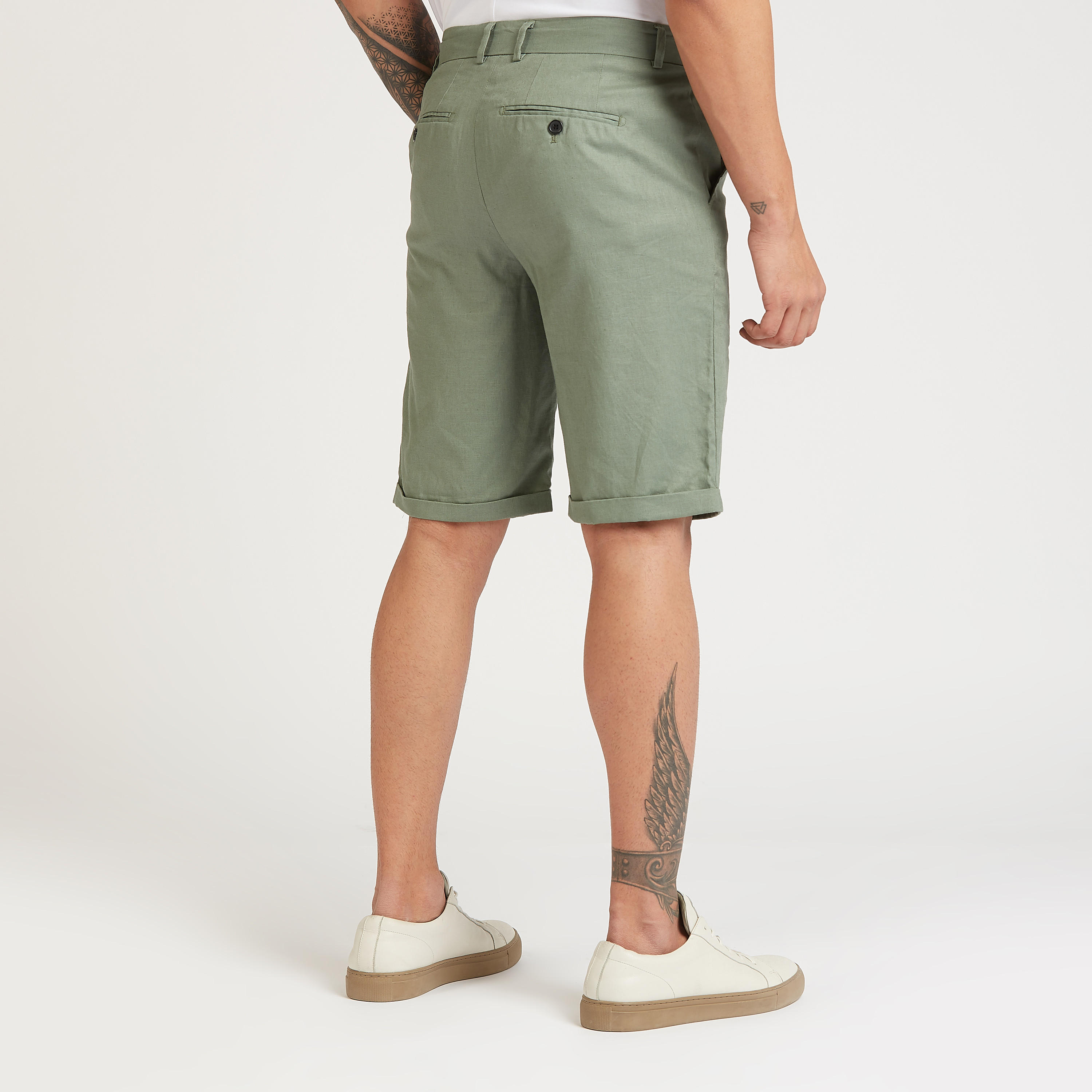 شورت كتّان بقصّة سليم وخصر متوسط الارتفاع وتفاصيل جيوب من آيكونيك-men-clothing-bottoms-shorts-image-4