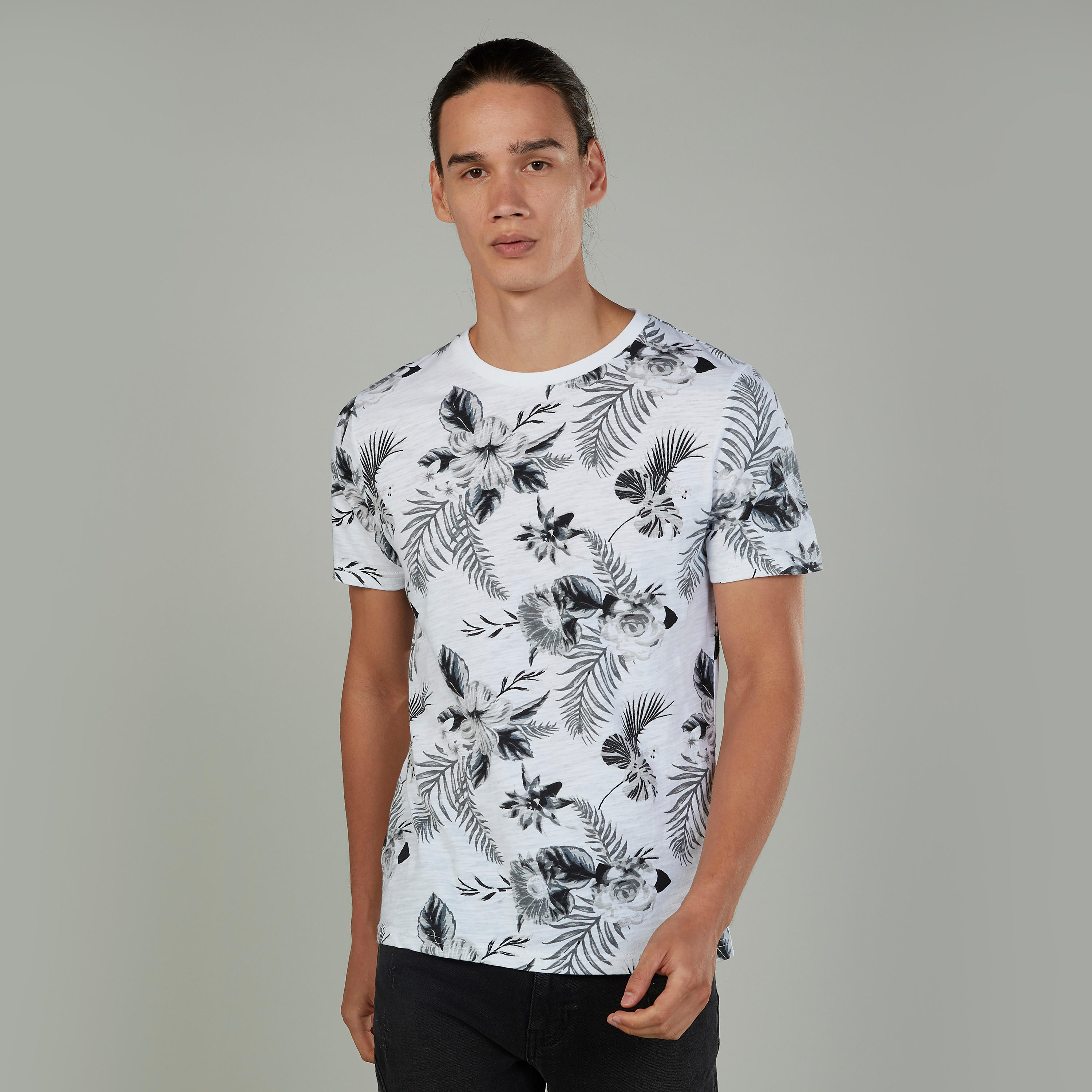 Iconic Print T-shirt with Round Neck and Short Sleeves-men-clothing-tshirtsandpolos-tshirts-image-1