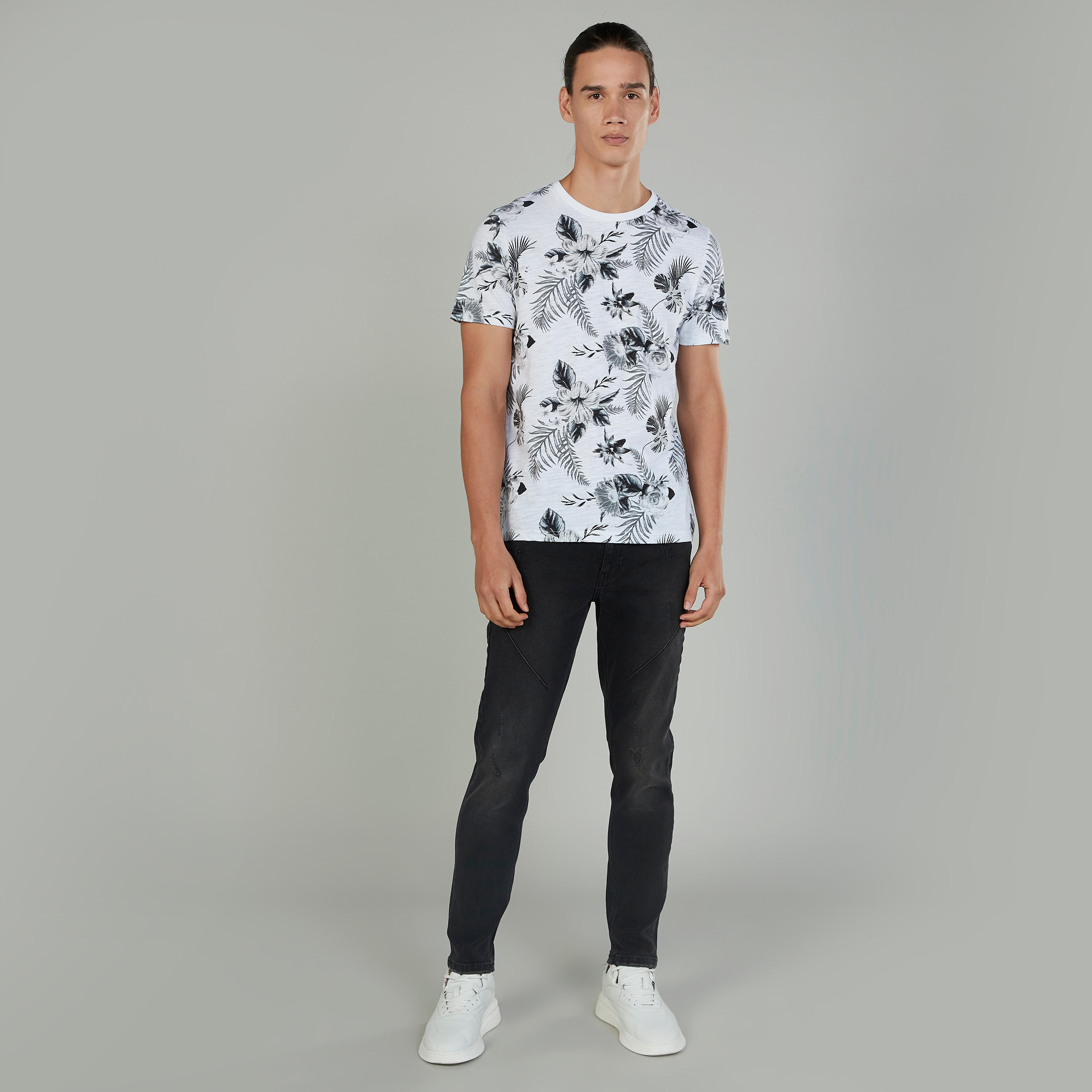 Iconic Print T-shirt with Round Neck and Short Sleeves-men-clothing-tshirtsandpolos-tshirts-image-2
