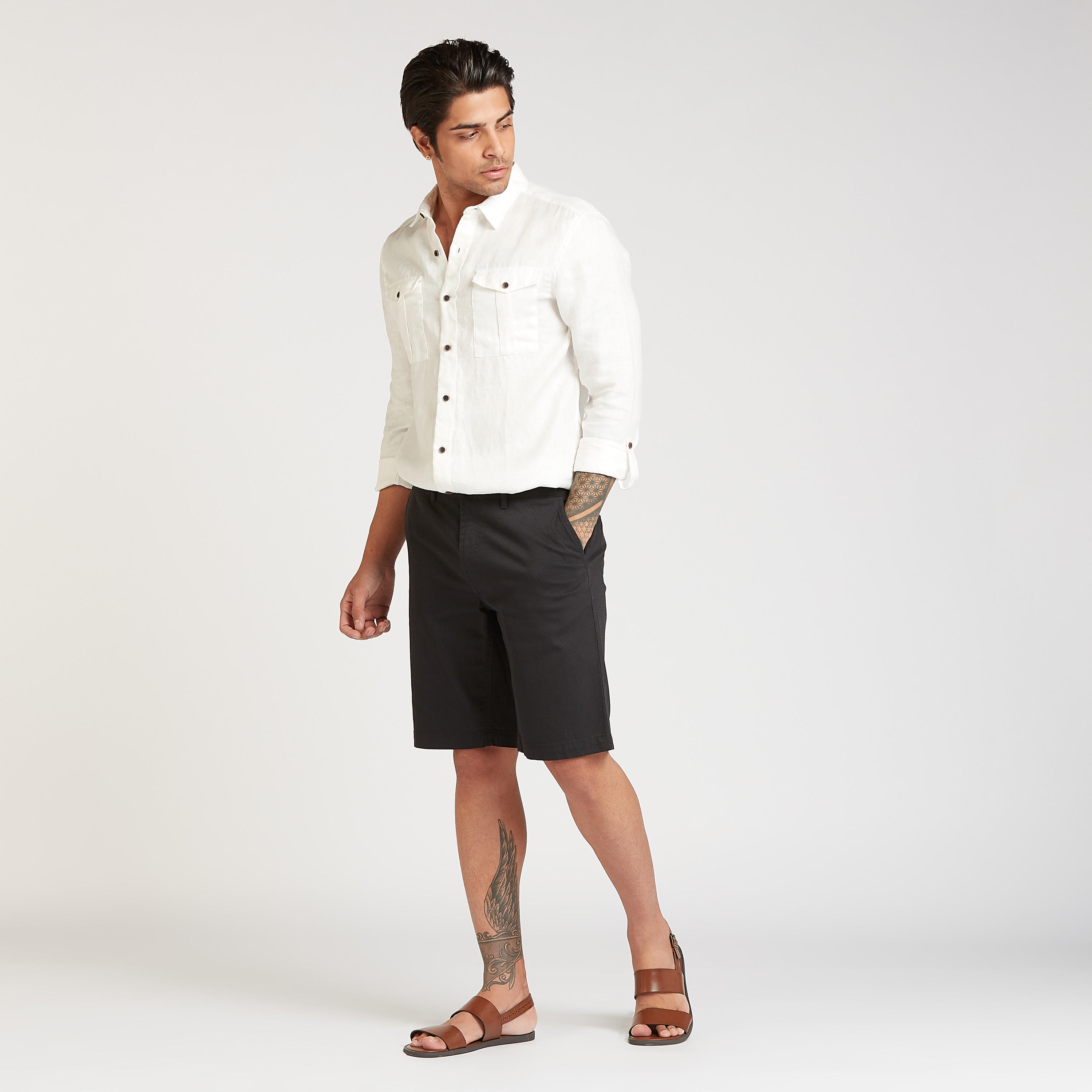 قميص كتّان بارز الملمس بأكمام طويلة وجيوب بطيّة من آيكونيك-men-clothing-shirts-image-2