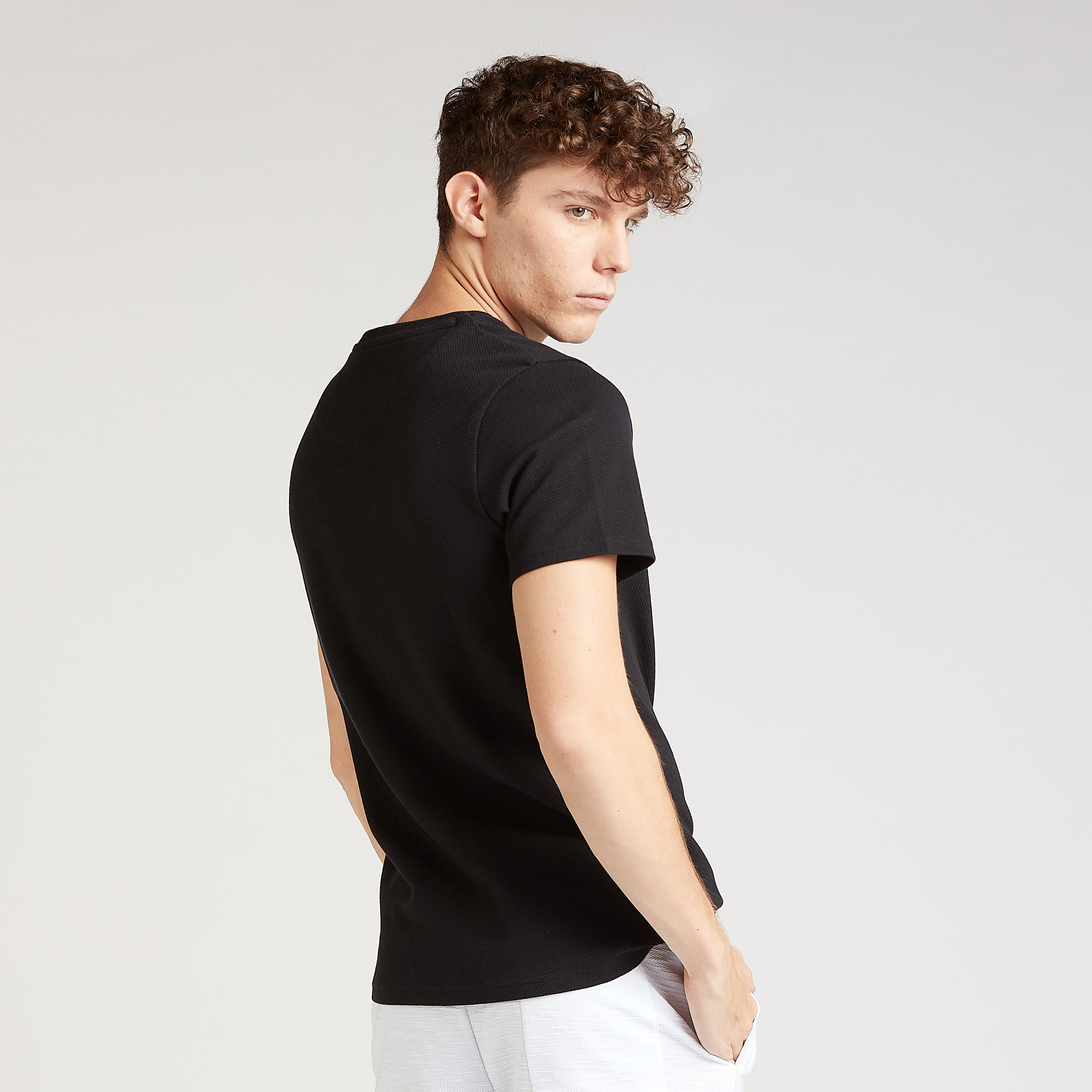 تيشيرت مستدام بارز الملمس بياقة ضيّقة وأكمام قصيرة من آيكونيك-men-clothing-tshirtsandpolos-tshirts-image-4