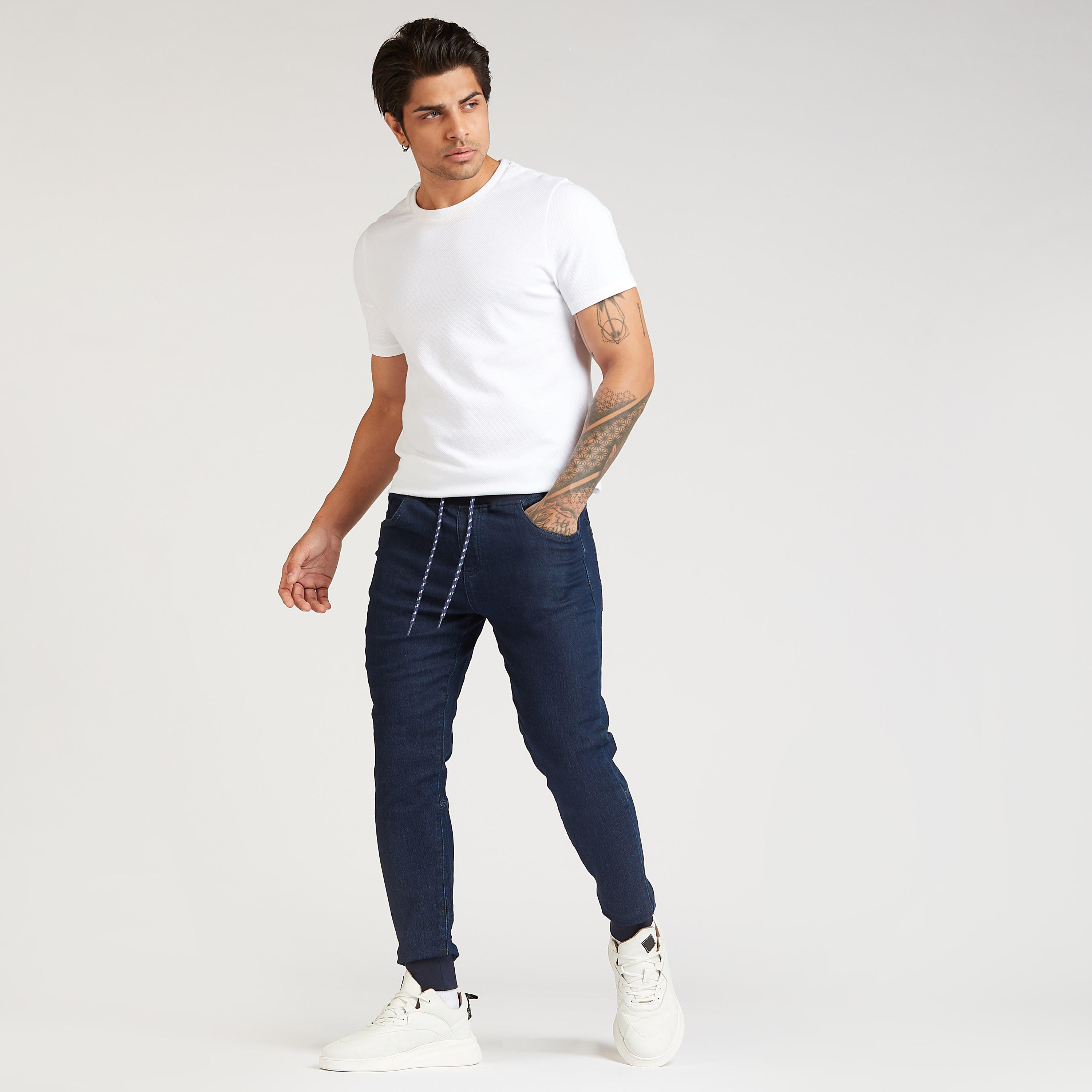 تيشيرت مستدام بارز الملمس بياقة ضيّقة وأكمام قصيرة من آيكونيك-men-clothing-tshirtsandpolos-tshirts-image-6