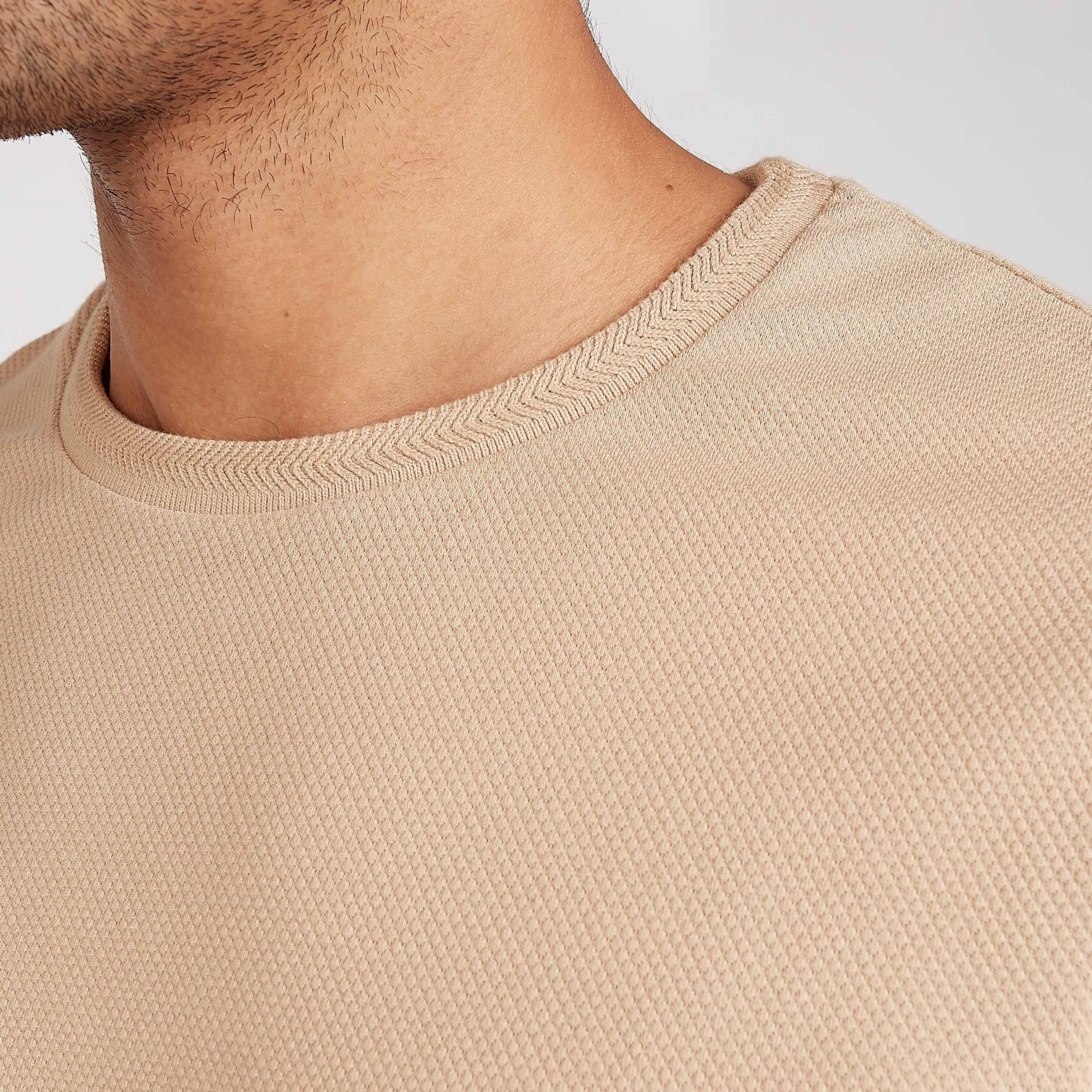 تيشيرت مستدام بارز الملمس بياقة ضيّقة وأكمام قصيرة من آيكونيك-men-clothing-tshirtsandpolos-tshirts-image-11