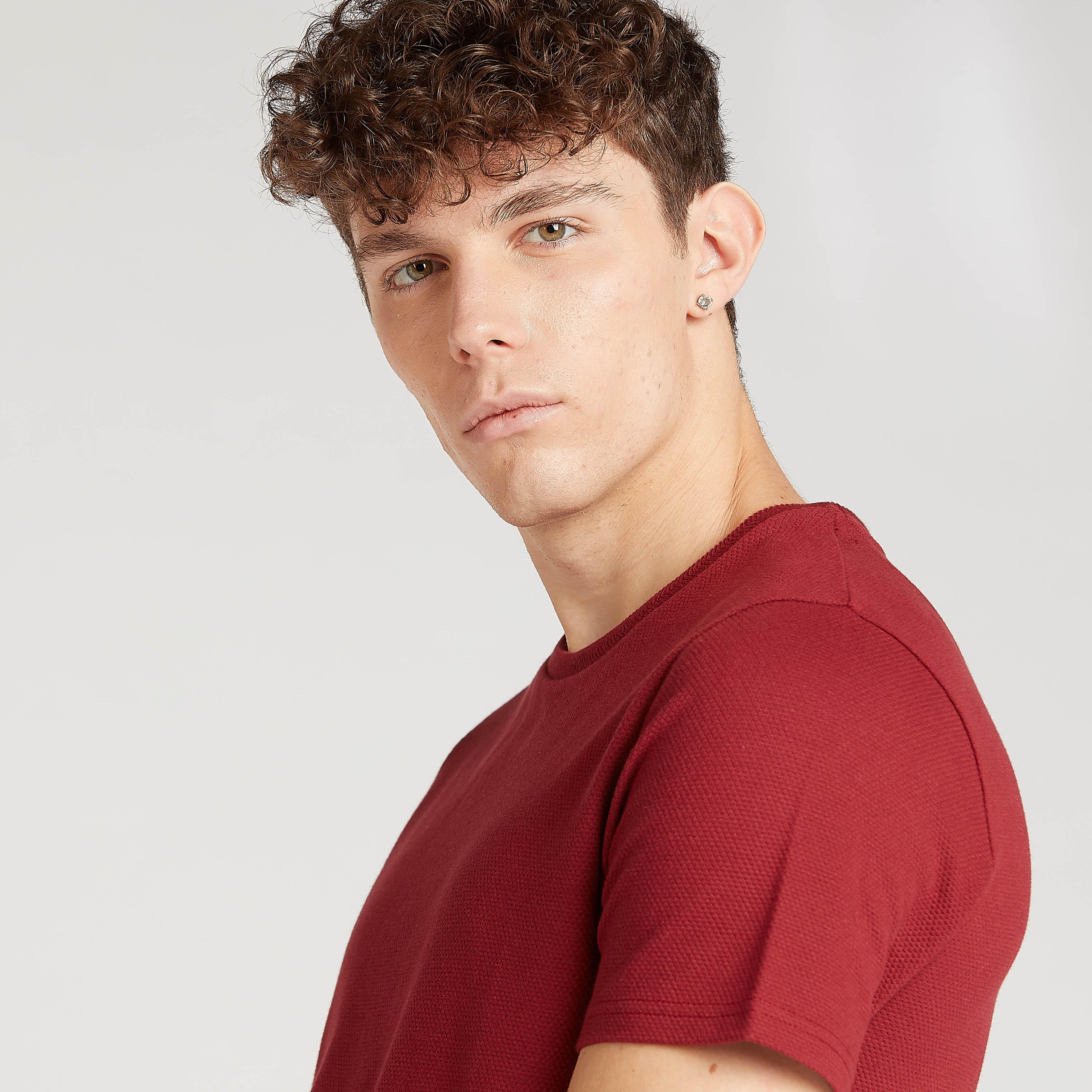 تيشيرت مستدام بارز الملمس بياقة ضيّقة وأكمام قصيرة من آيكونيك-men-clothing-tshirtsandpolos-tshirts-image-22