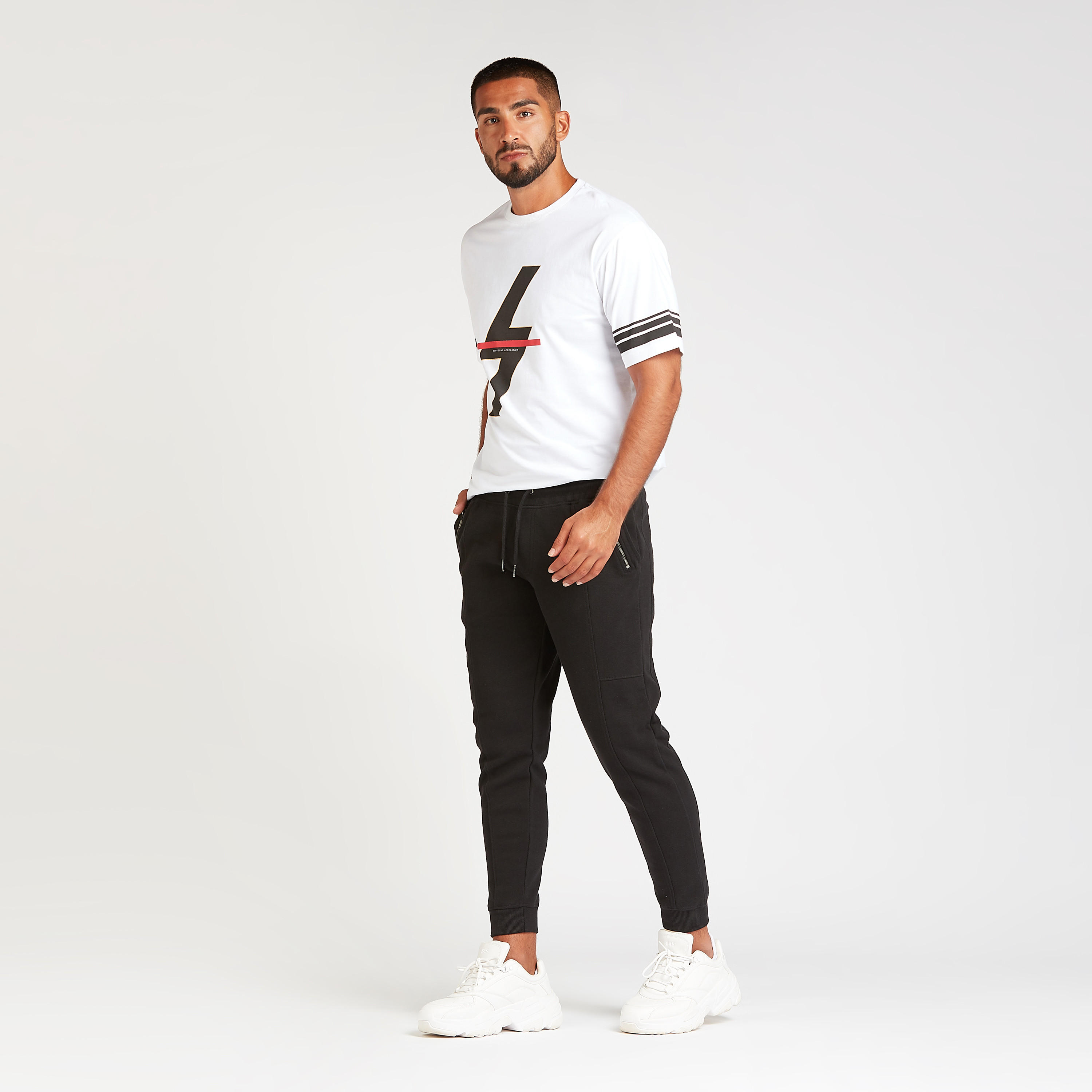 بنطلون رياضي بارز الملمس بتفاصيل جيوب ورباط إغلاق من آيكونيك-men-clothing-bottoms-joggers-image-2