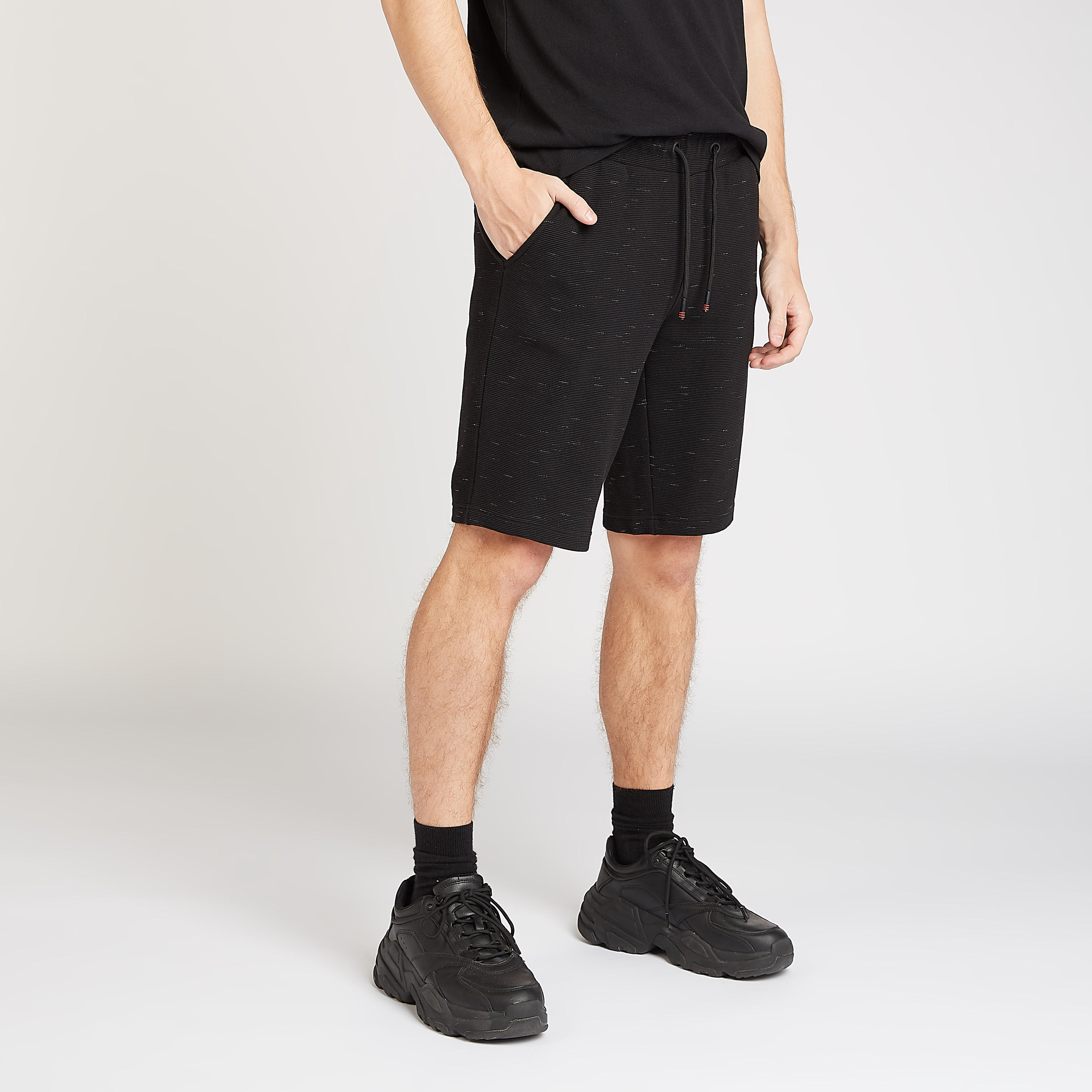 شورت مستدام بارز الملمس برباط إغلاق وجيوب من آيكونيك-men-clothing-bottoms-shorts-image-4