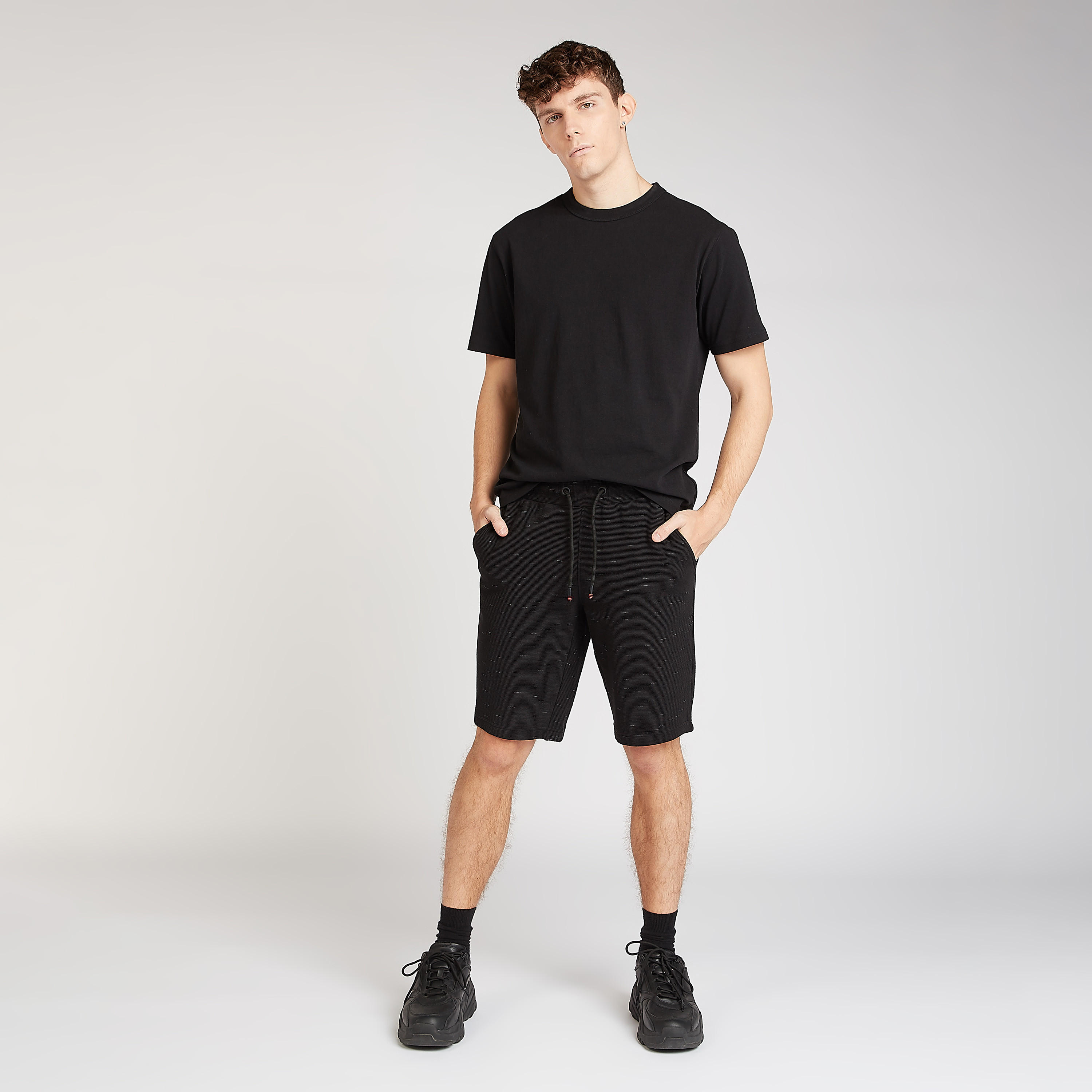 شورت مستدام بارز الملمس برباط إغلاق وجيوب من آيكونيك-men-clothing-bottoms-shorts-image-3