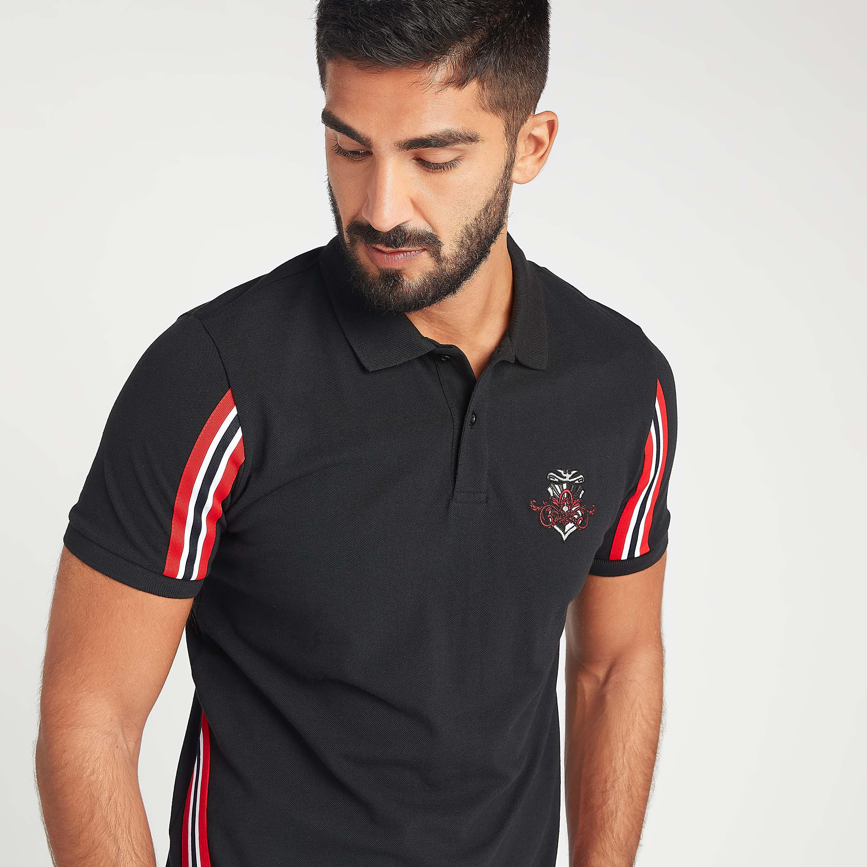 تيشيرت بولو مستدام بأكمام قصيرة وتفاصيل مخططة من آيكونيك-men-clothing-tshirtsandpolos-polos-image-3