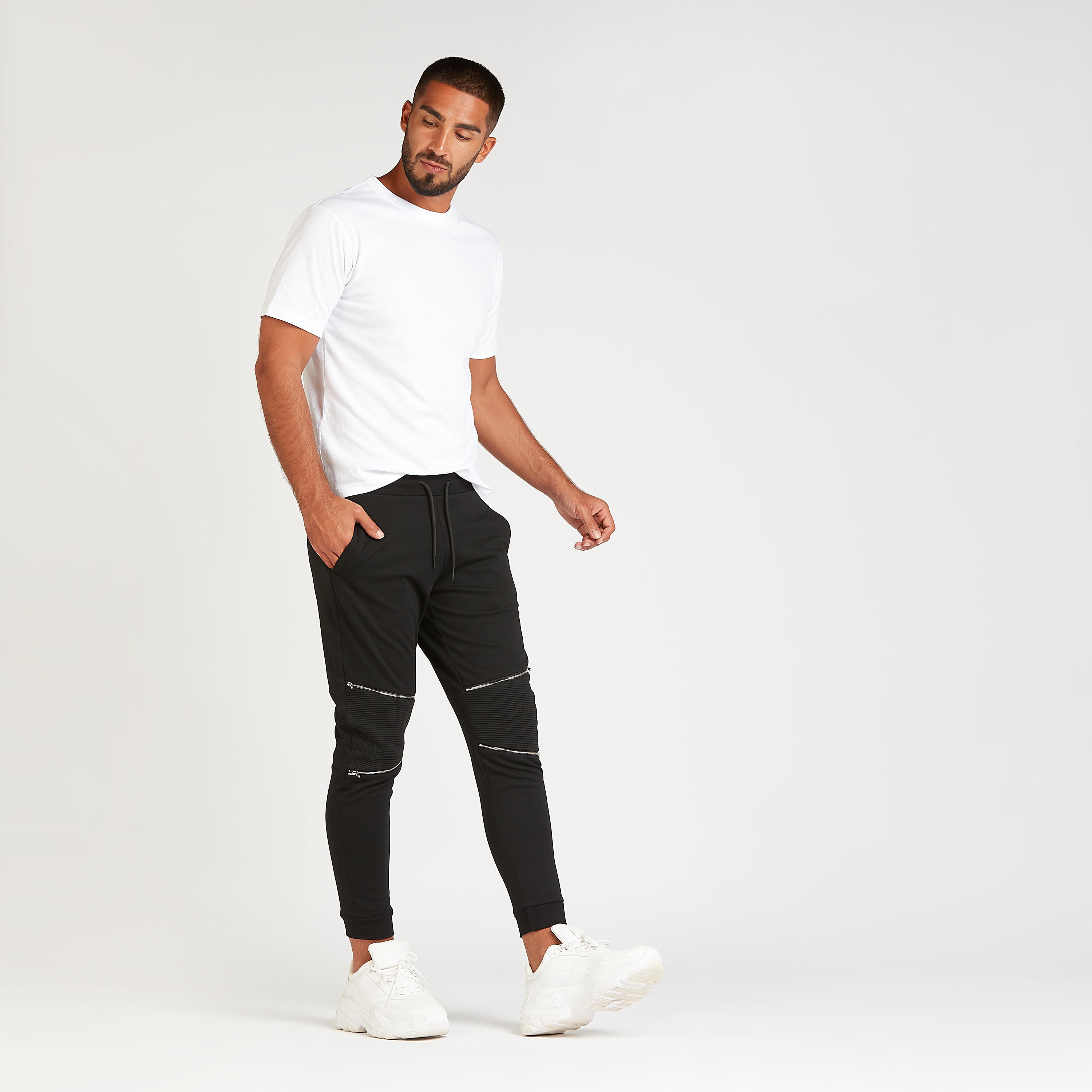 بنطلون رياضي سليم بخصر متوسط الارتفاع وتفاصيل جيوب ورباط-men-clothing-bottoms-joggers-image-2