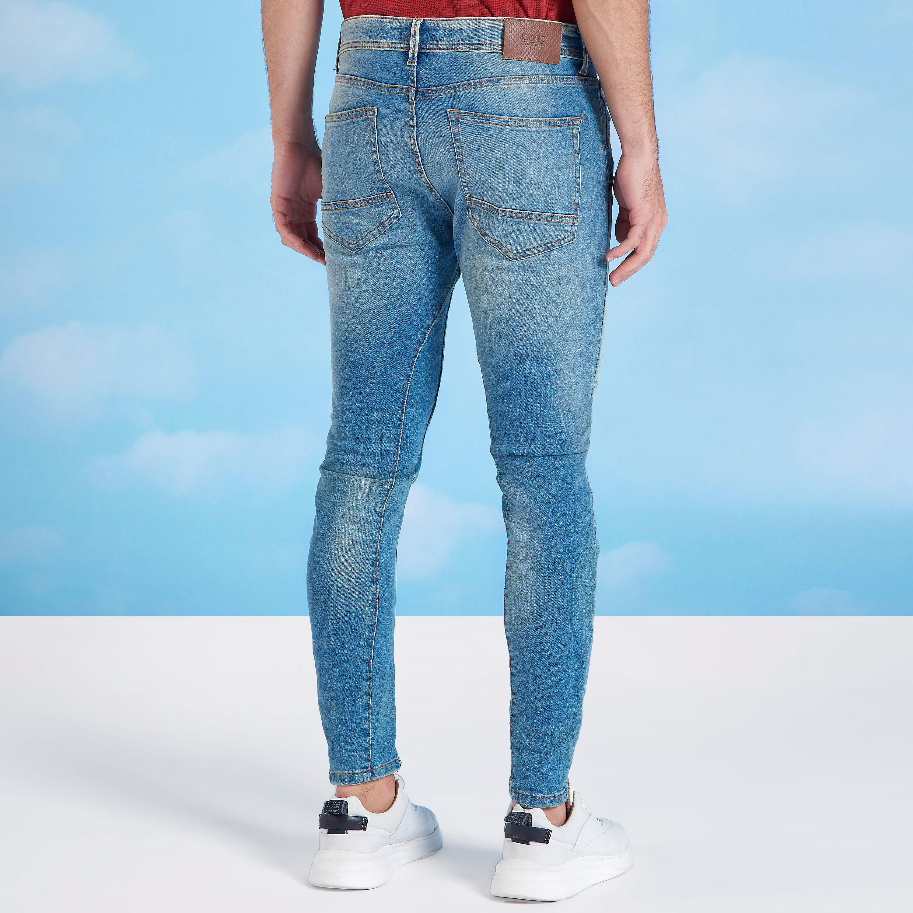 بنطلون جينز سليم فيت ممزّق بخصر متوسّط الارتفاع وجيوب وعراوي حزام من آيكونيك-men-clothing-bottoms-jeans-image-6