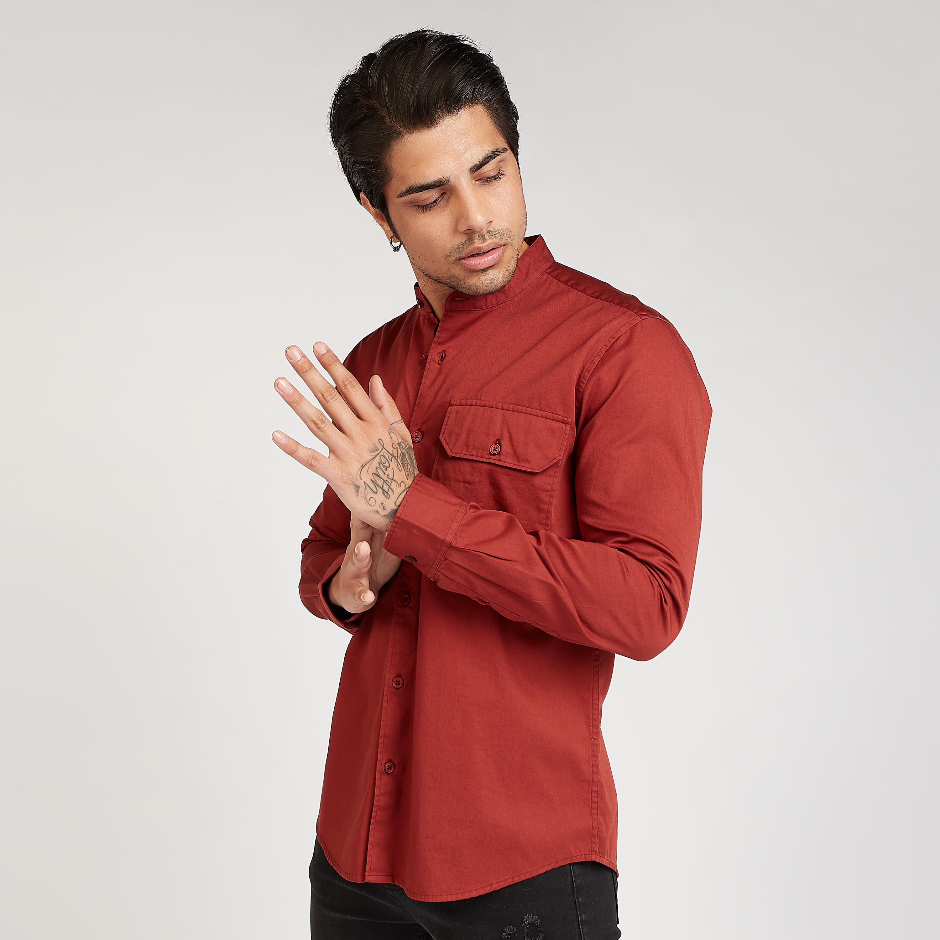 قميص مستدام سادة بياقة عادية وأكمام طويلة من آيكونيك-men-clothing-shirts-image-5