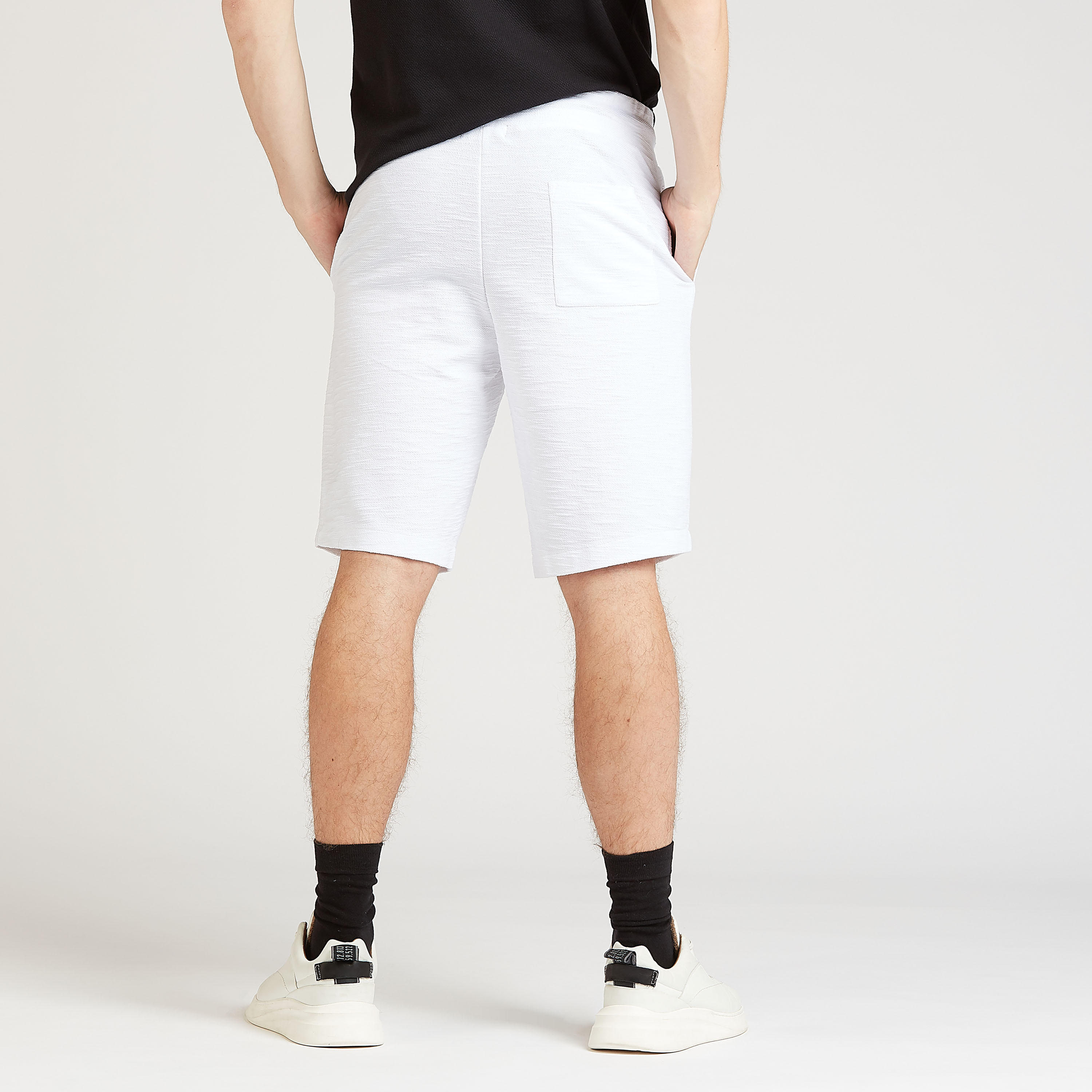شورت مستدام بارز الملمس بخصر متوسط الارتفاع بجيوب واربطة-men-clothing-bottoms-shorts-image-4