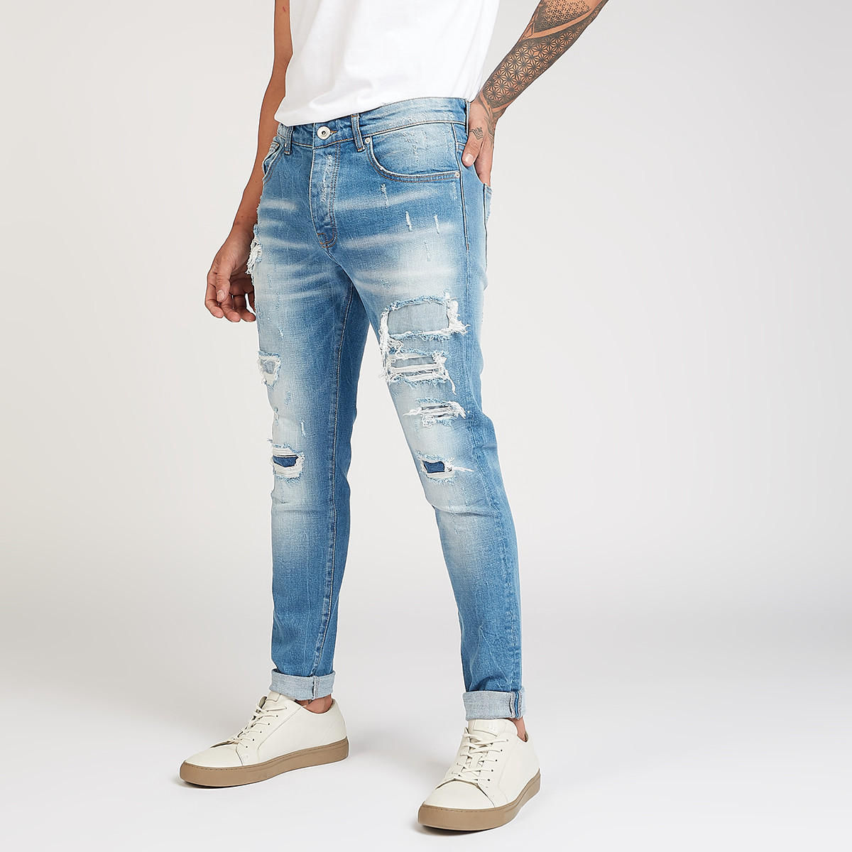 بنطلون جينز ممزق طويل سليم بخصر متوسط الارتفاع وجيوب من آيكونيك-men-clothing-bottoms-jeans-image-1