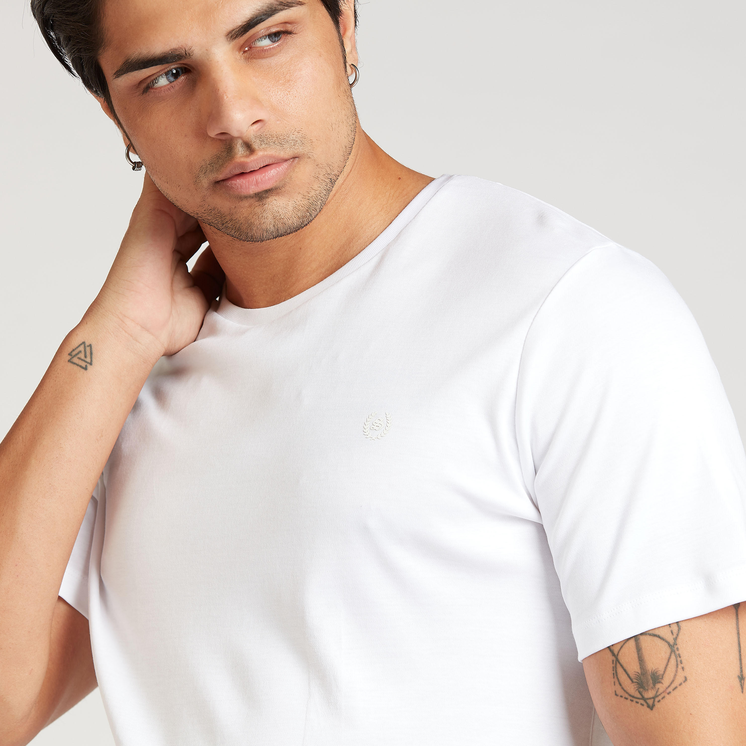 تيشيرت بقصة سليم سادة بياقة ضيقة وأكمام قصيرة من آيكونيك-men-clothing-tshirtsandpolos-tshirts-image-2