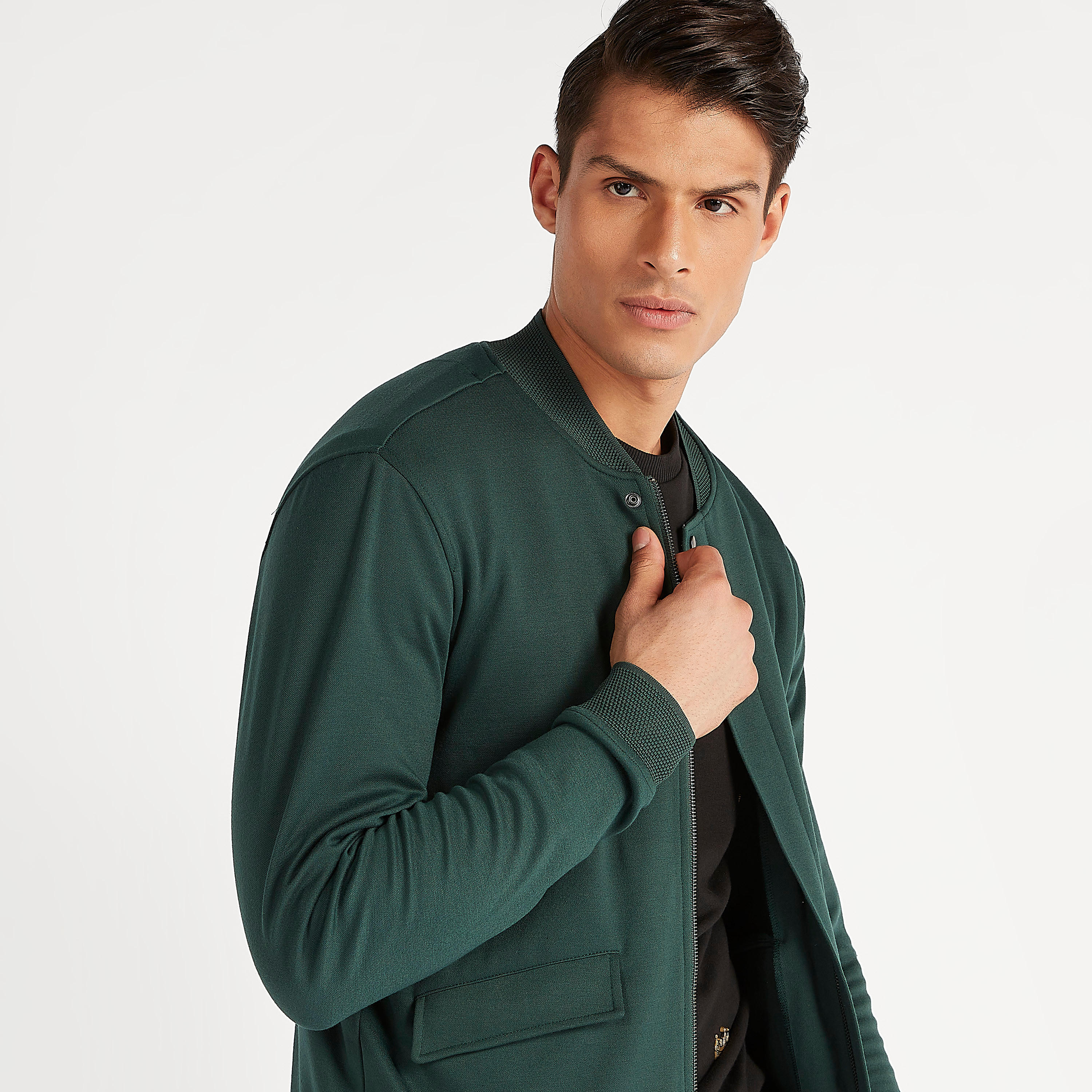 جاكيت مستدام خفيف بسحّاب وجيوب بطيّة من آيكونيك-men-clothing-jacketsandblazers-jackets-image-3