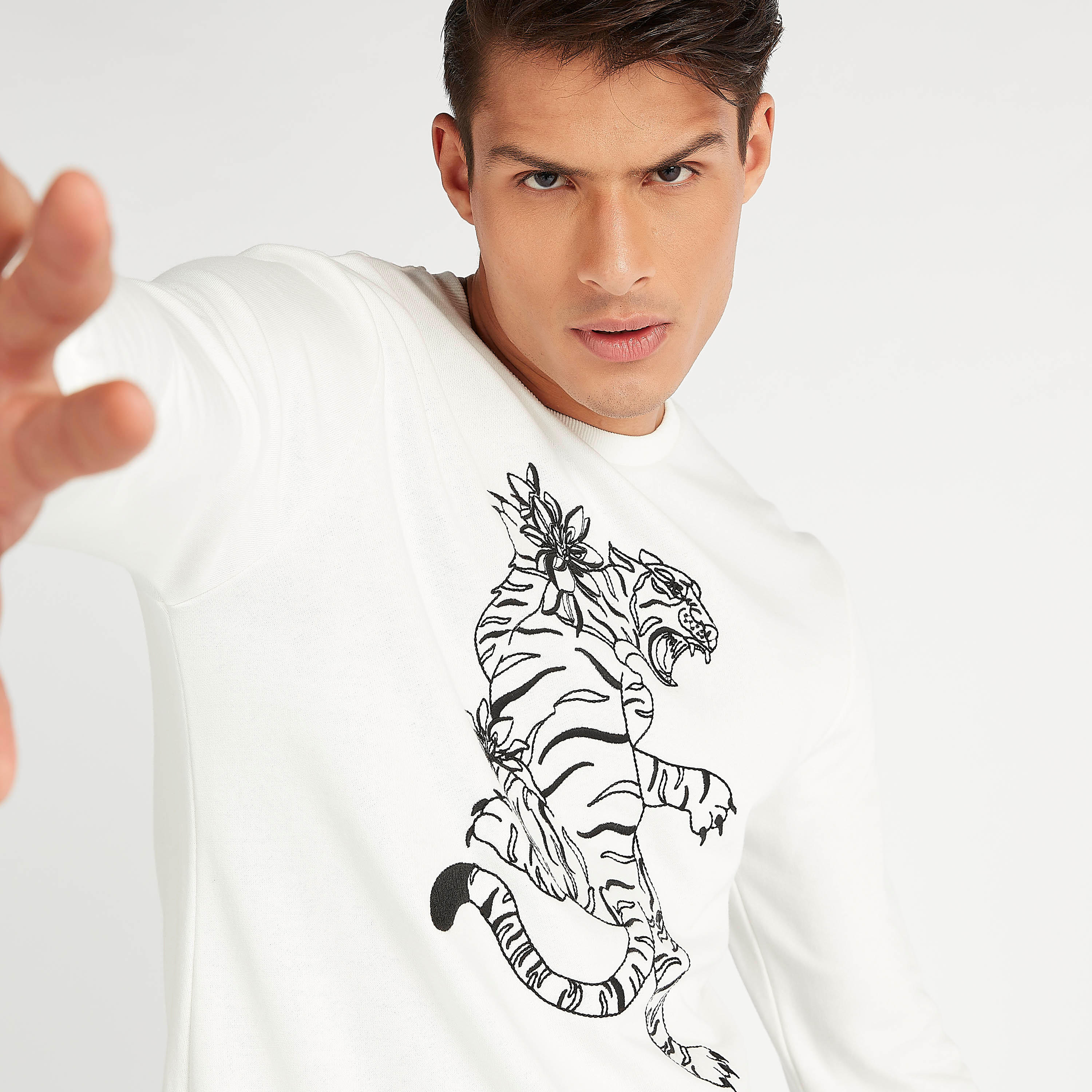 Sustainable Iconic Embroidered Sweatshirt with Long Sleeves-men-winterwear-hoodiesandsweatshirts-image-3