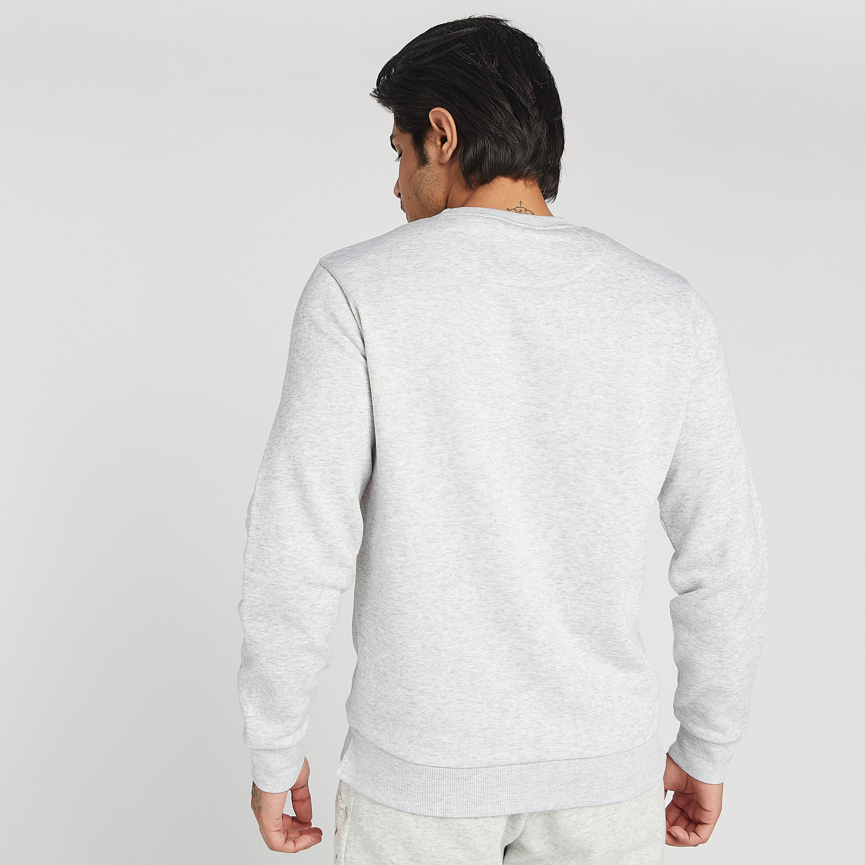 سويت شيرت مستدام مطرز بياقة ضيقة وأكمام طويلة من أيكونيك-men-winterwear-hoodiesandsweatshirts-image-4