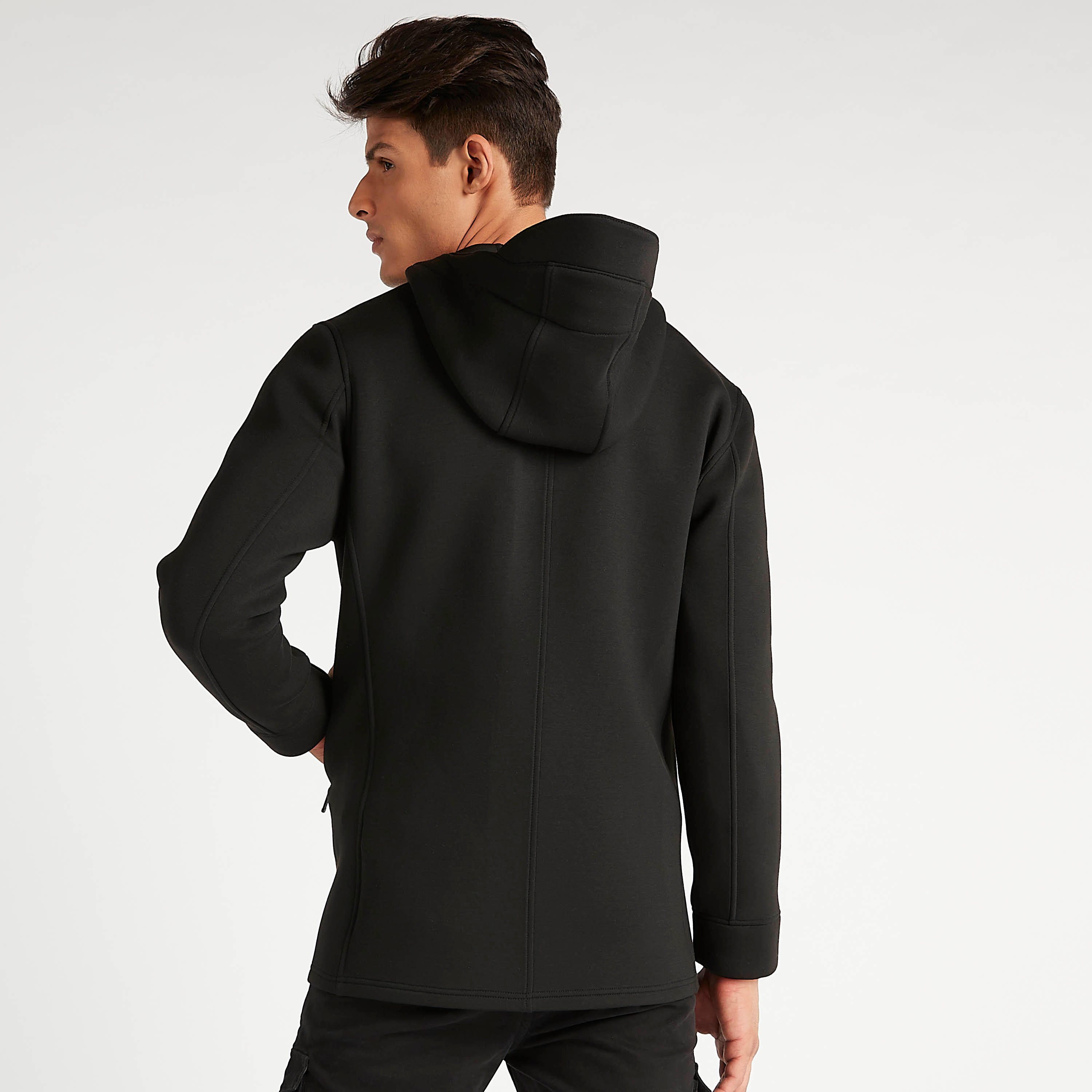 جاكيت بقبّعة وسحّاب وأكمام طويلة وجيوب من آيكونيك-men-clothing-jacketsandblazers-jackets-image-3