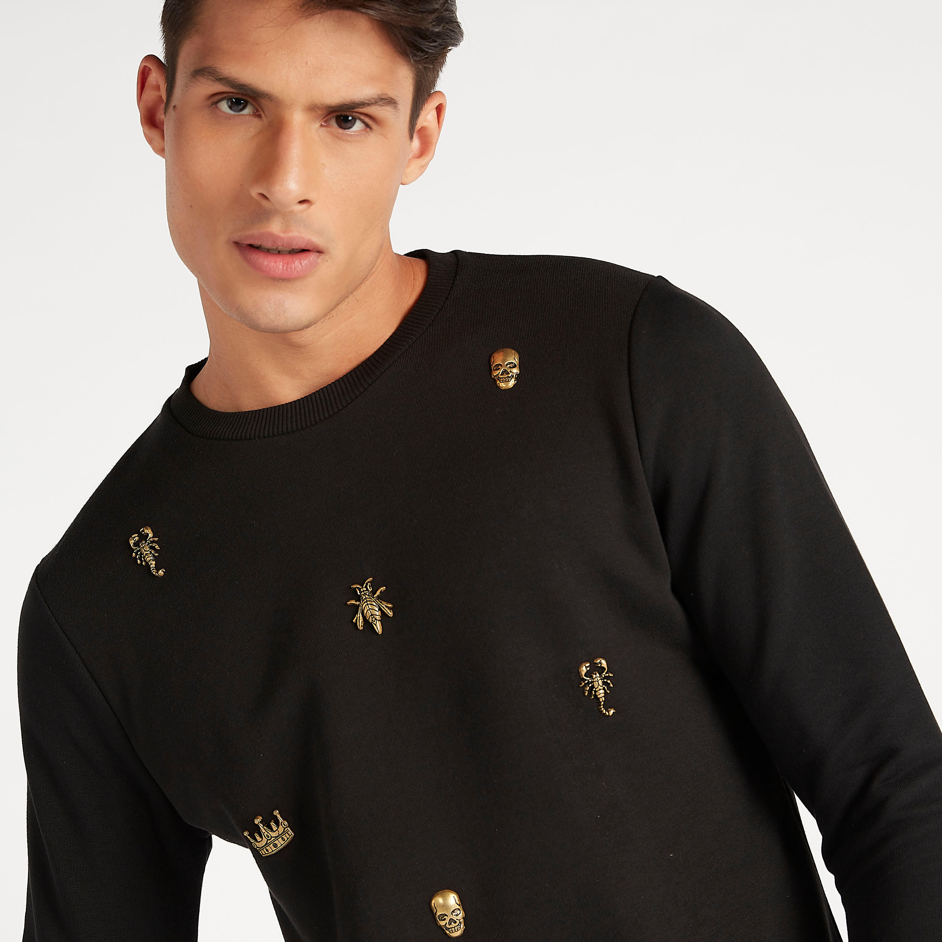 سويت شيرت بياقة ضيقة وأكمام طويلة وتفاصيل مزخرفة من آيكونيك-men-winterwear-hoodiesandsweatshirts-image-5
