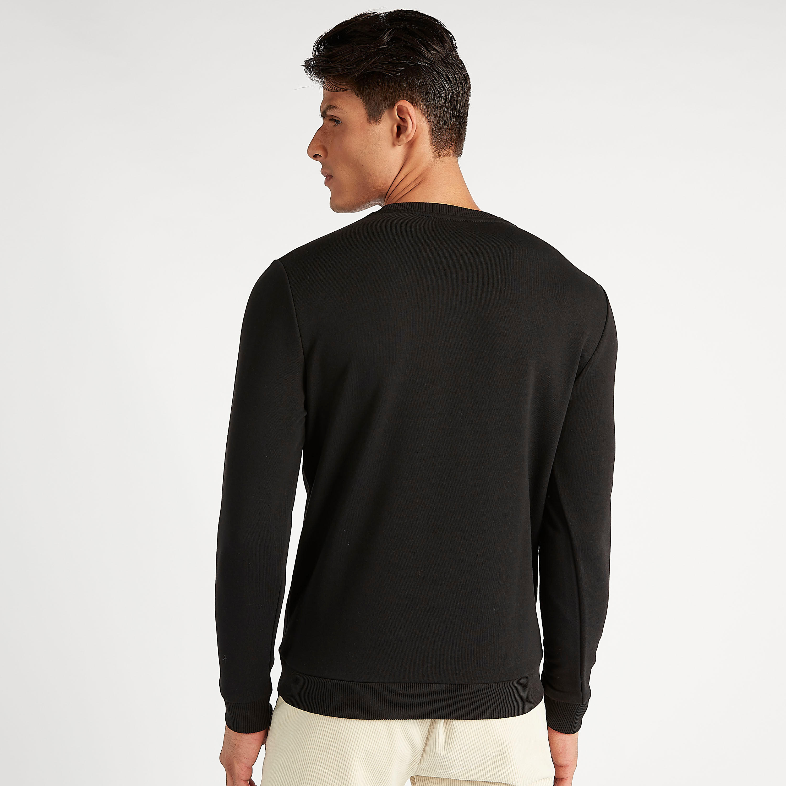 سويت شيرت مزيّن بأكمام طويلة وياقة ضيّقة من آيكونيك-men-winterwear-hoodiesandsweatshirts-image-4