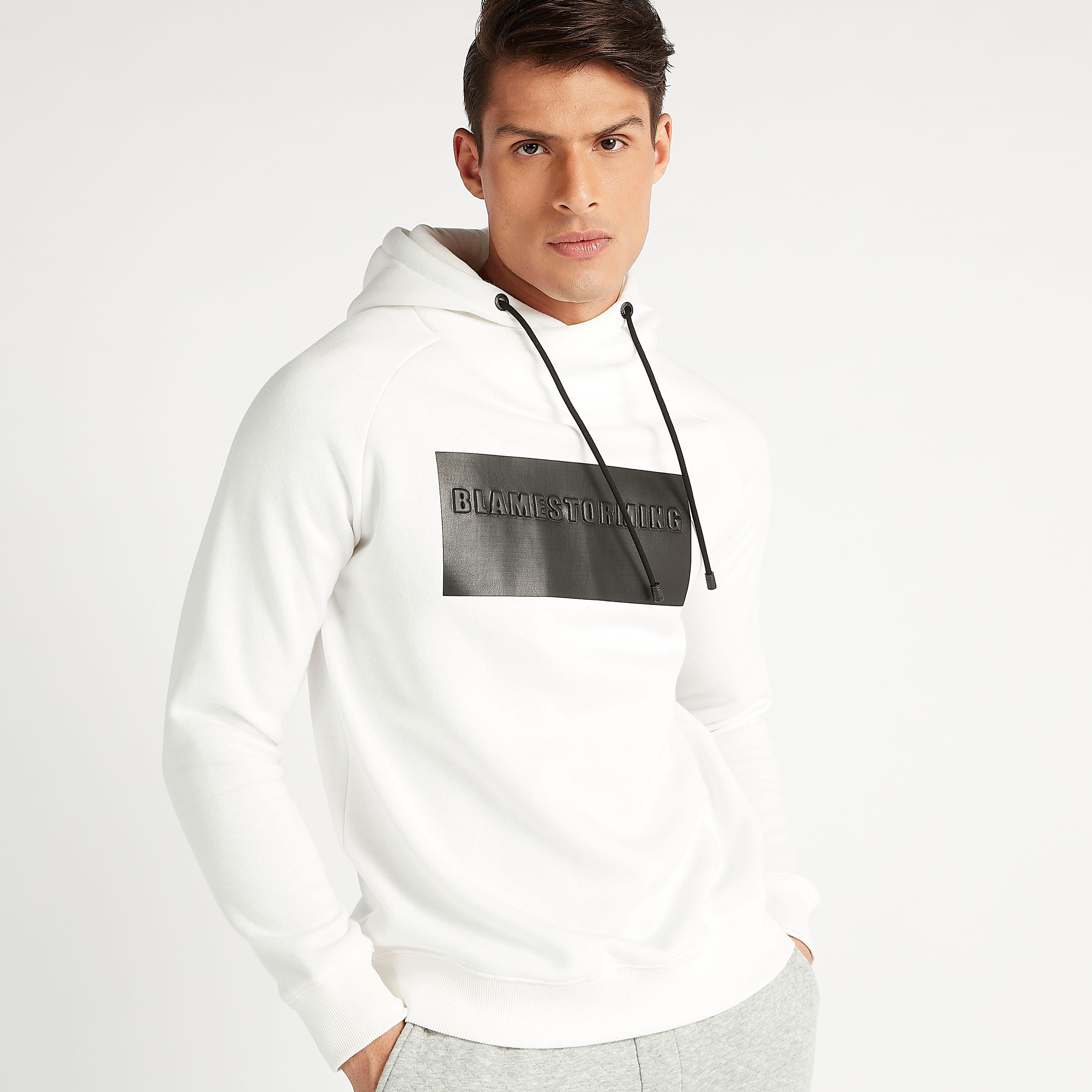 هودي مستدام بأكمام طويلة وطبعات من آيكونيك-men-winterwear-hoodiesandsweatshirts-image-1
