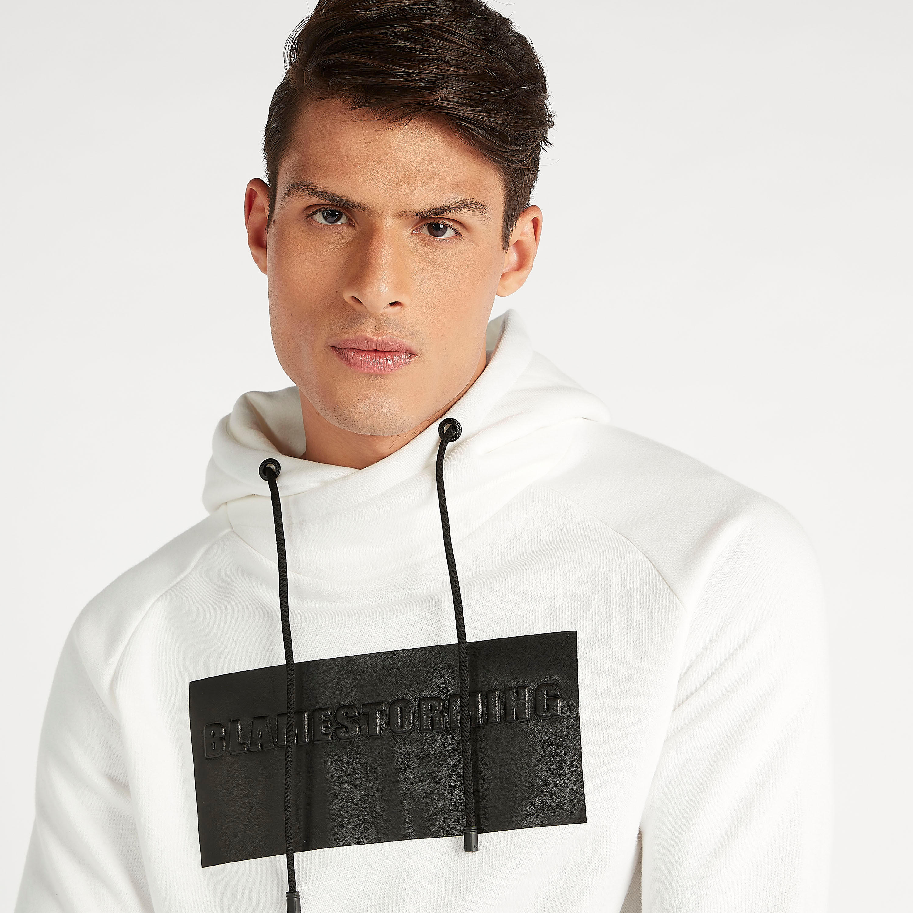 هودي مستدام بأكمام طويلة وطبعات من آيكونيك-men-winterwear-hoodiesandsweatshirts-image-3
