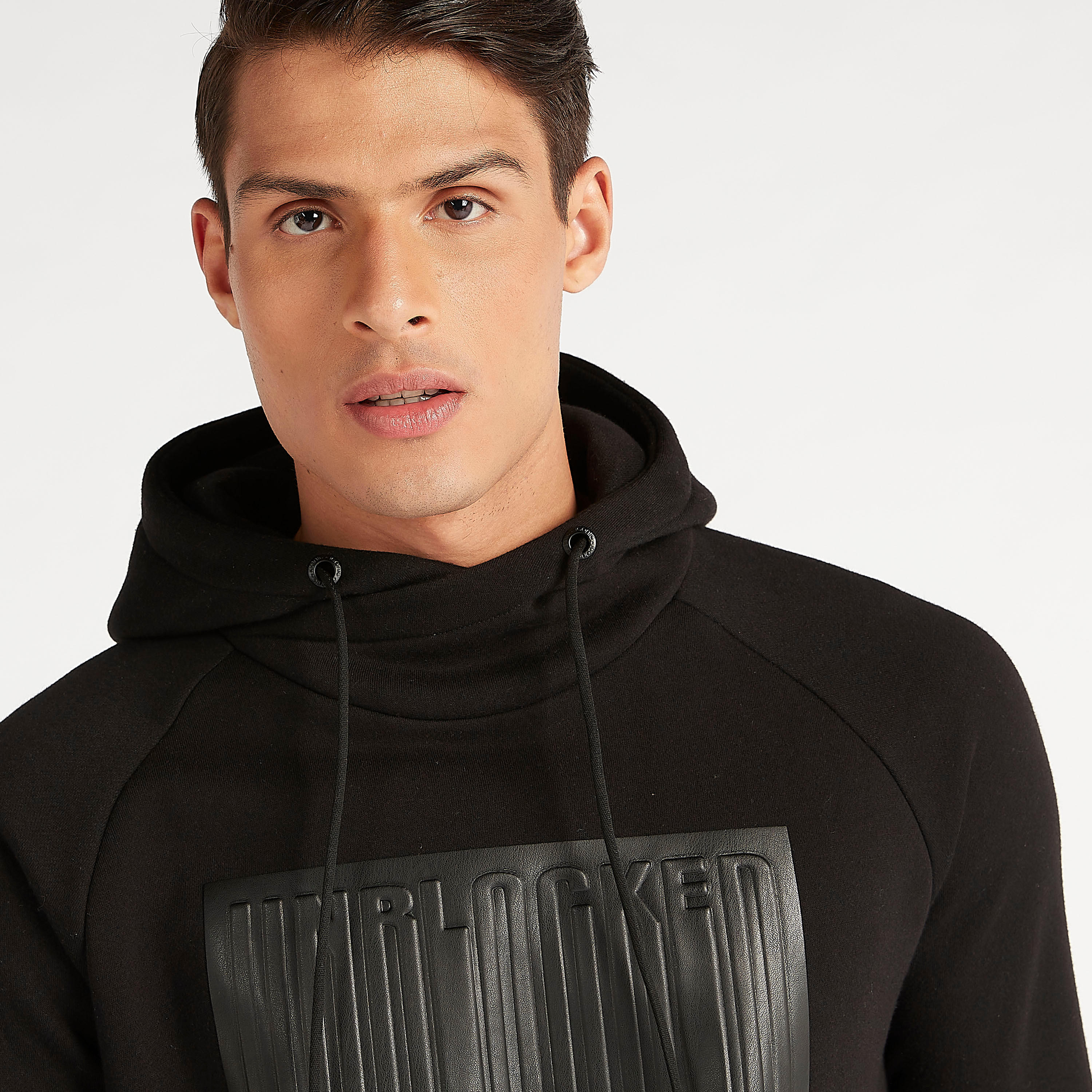 هودي مستدام بأكمام طويلة وطبعات من آيكونيك-men-winterwear-hoodiesandsweatshirts-image-3