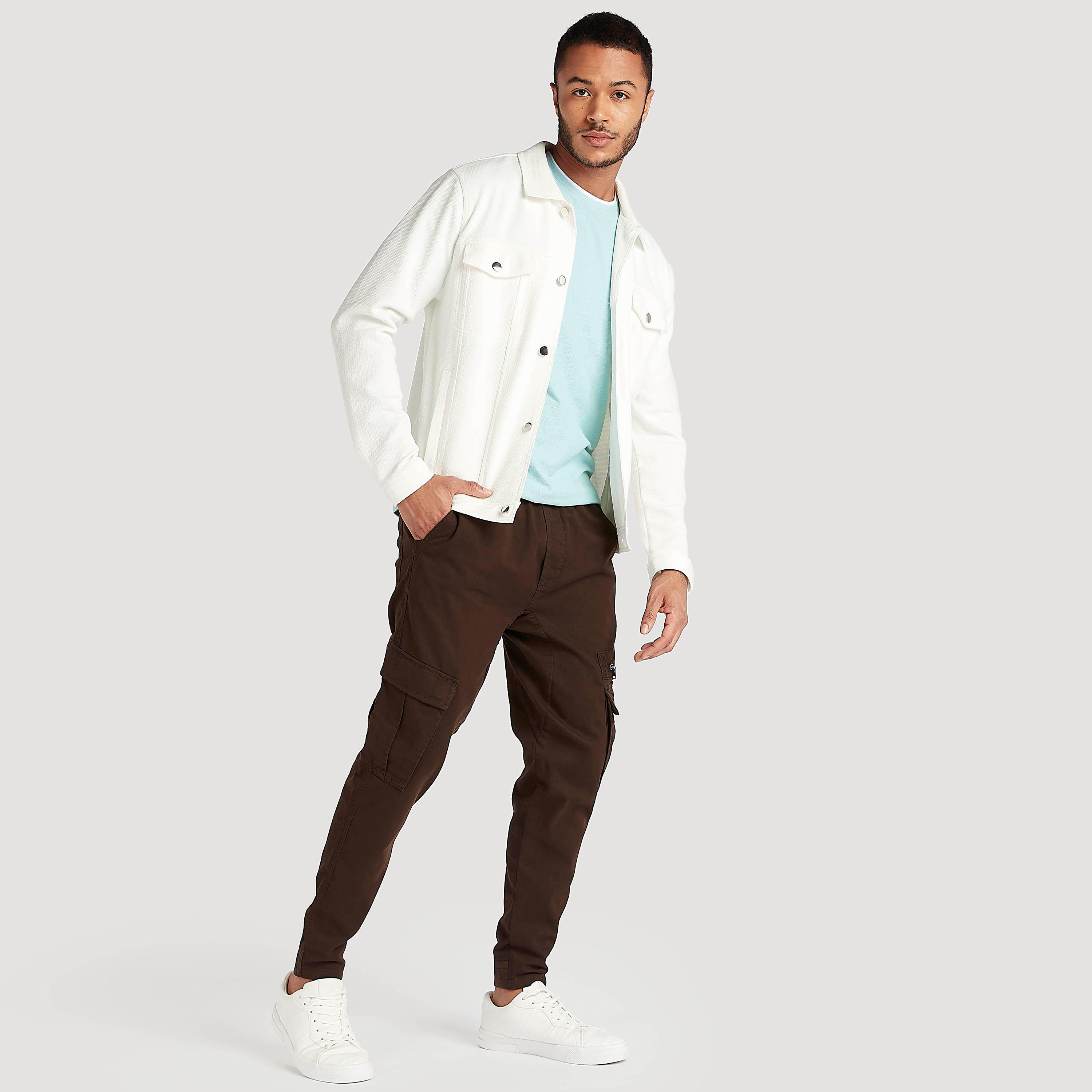 تيشيرت سادة بياقة ضيّقة وأكمام قصيرة من آيكونيك-men-clothing-tshirtsandpolos-tshirts-image-4