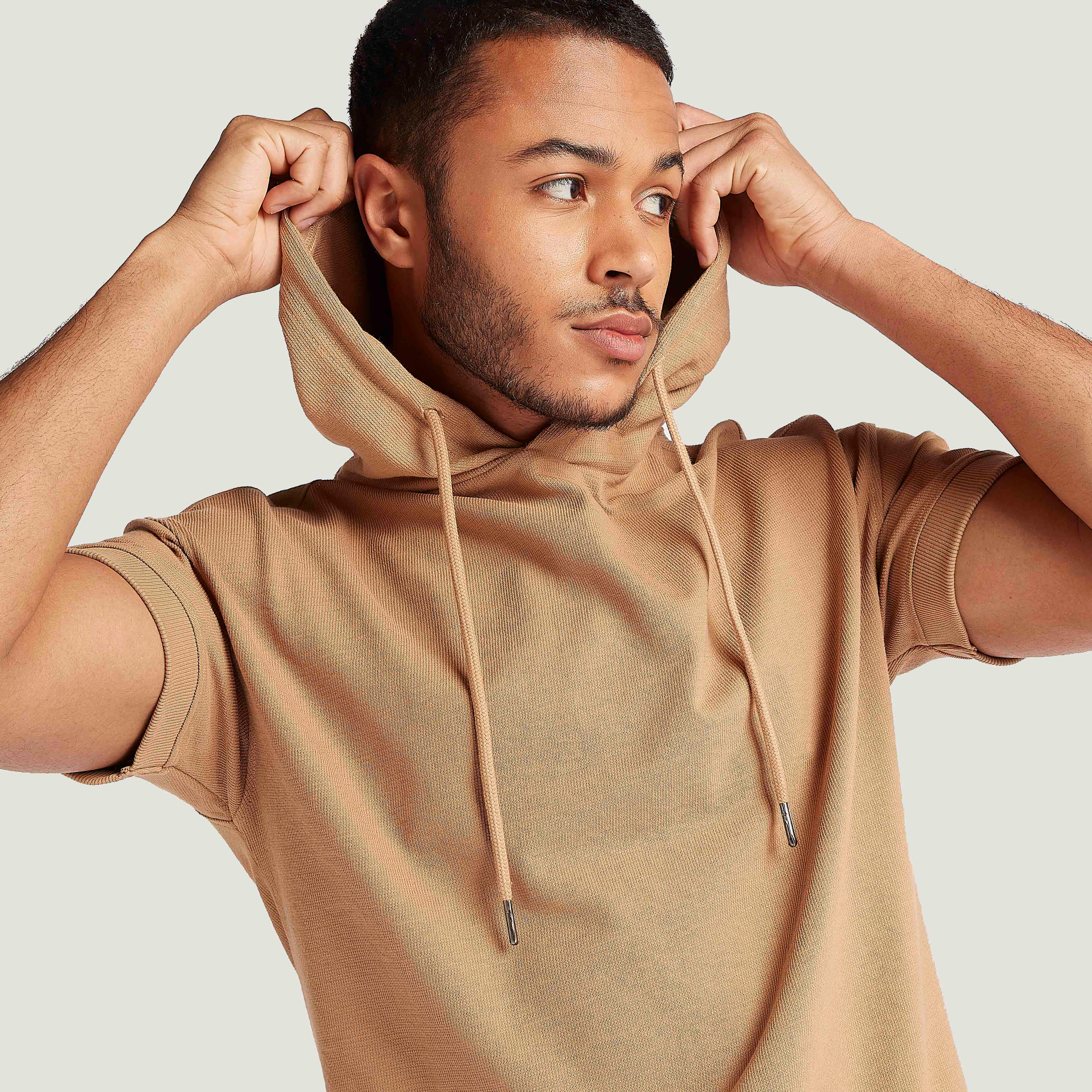 هودي  بأكمام قصيرة وجيوب كنغر من آيكونيك-men-winterwear-hoodiesandsweatshirts-image-3